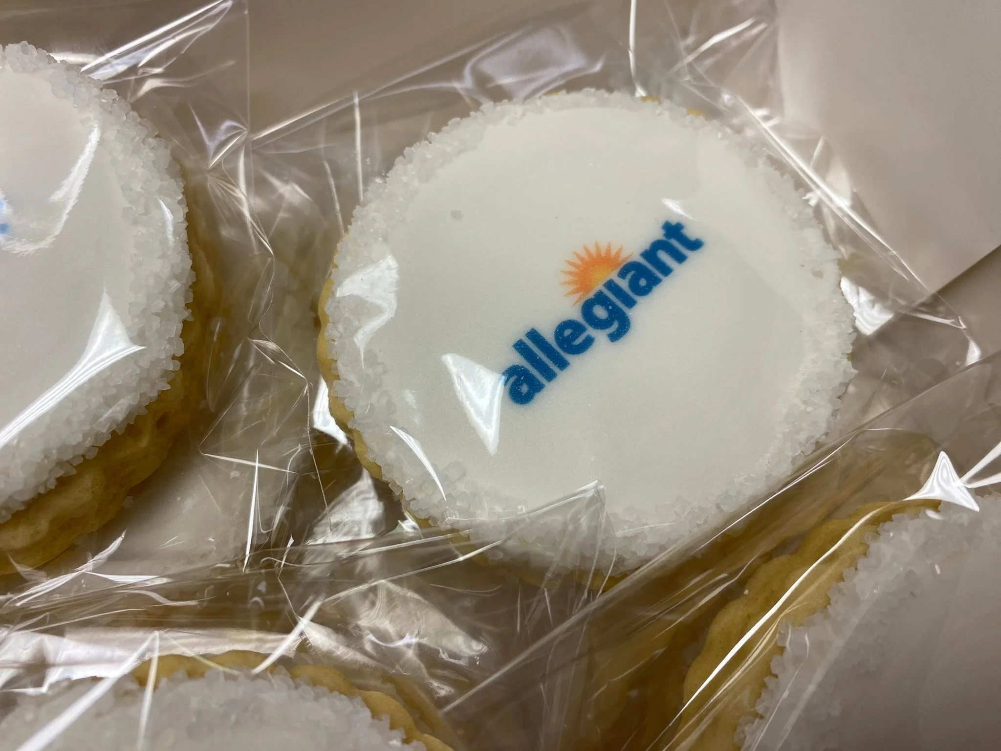 I was able to do an order for Dayton International Airport this past week as they had a special event for Allegiant ✈️🛫💨🛬
How about that? Thank you Melissa Patsiavos for your order! I&rsquo;m looking forward to working with you again!
#yourlogoona