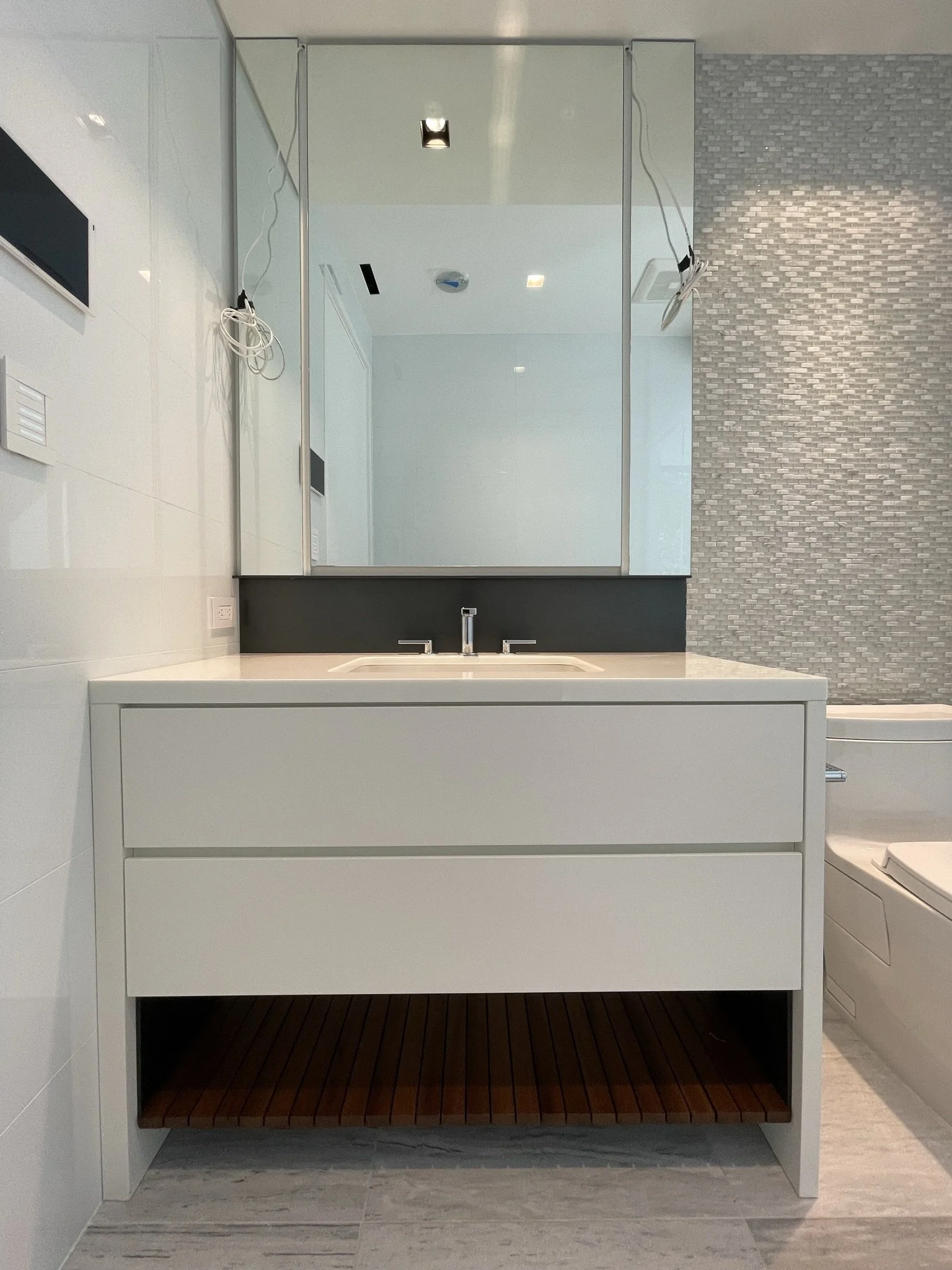 Horowitz Vanity (4).JPEG