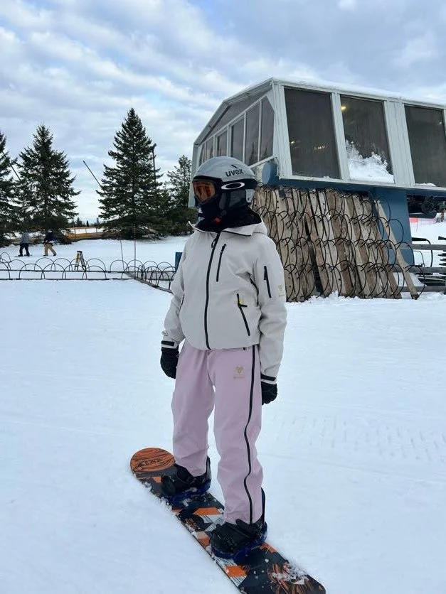 Snowboarding with @chillfoundation 🏂 

See you again next winter!

#hijabi #sports #snowboarding #wintersports