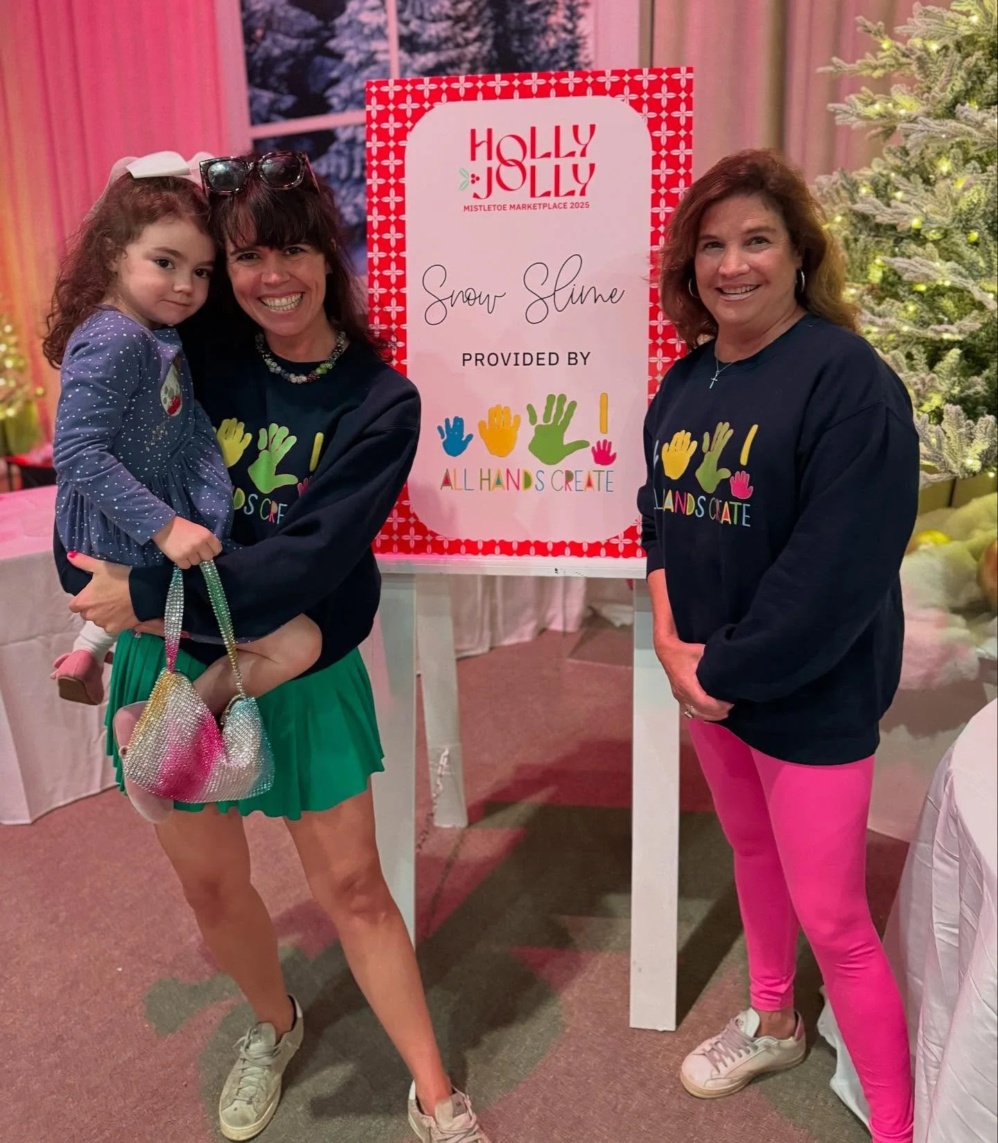 Talk about the BEST kickoff to the holiday season🎄

We had an amazing time today at the @mistletoemarketplace Children&rsquo;s Event this morning! A huge shout out to my momma, @syb615 and all of those who helped make it such a fun event! 

❄️We are