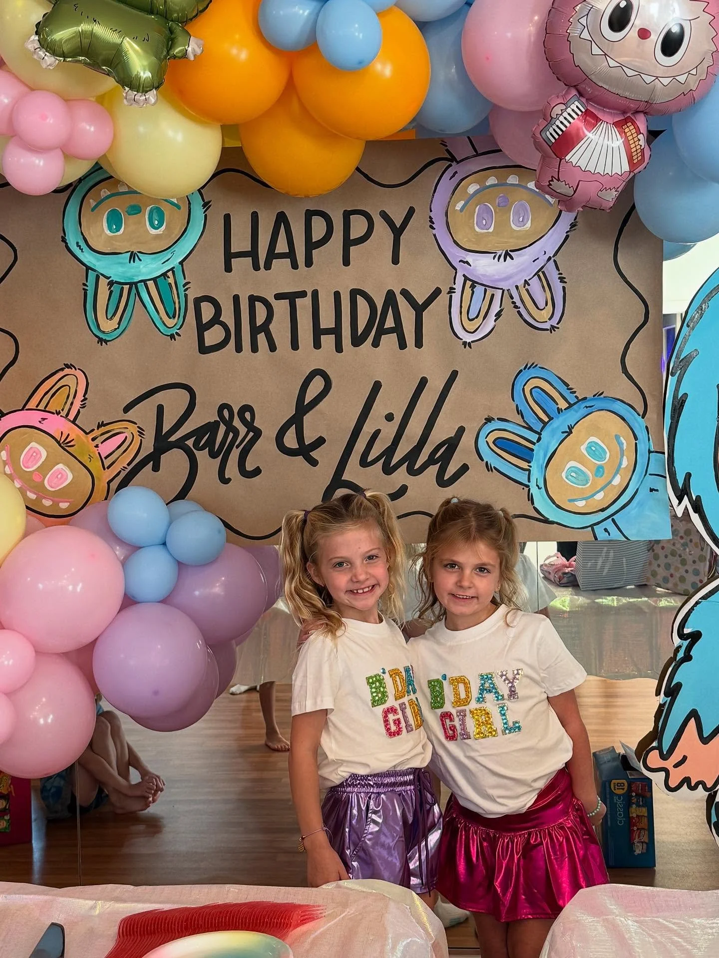 Loved making this sign for the cutest bday duo!💖