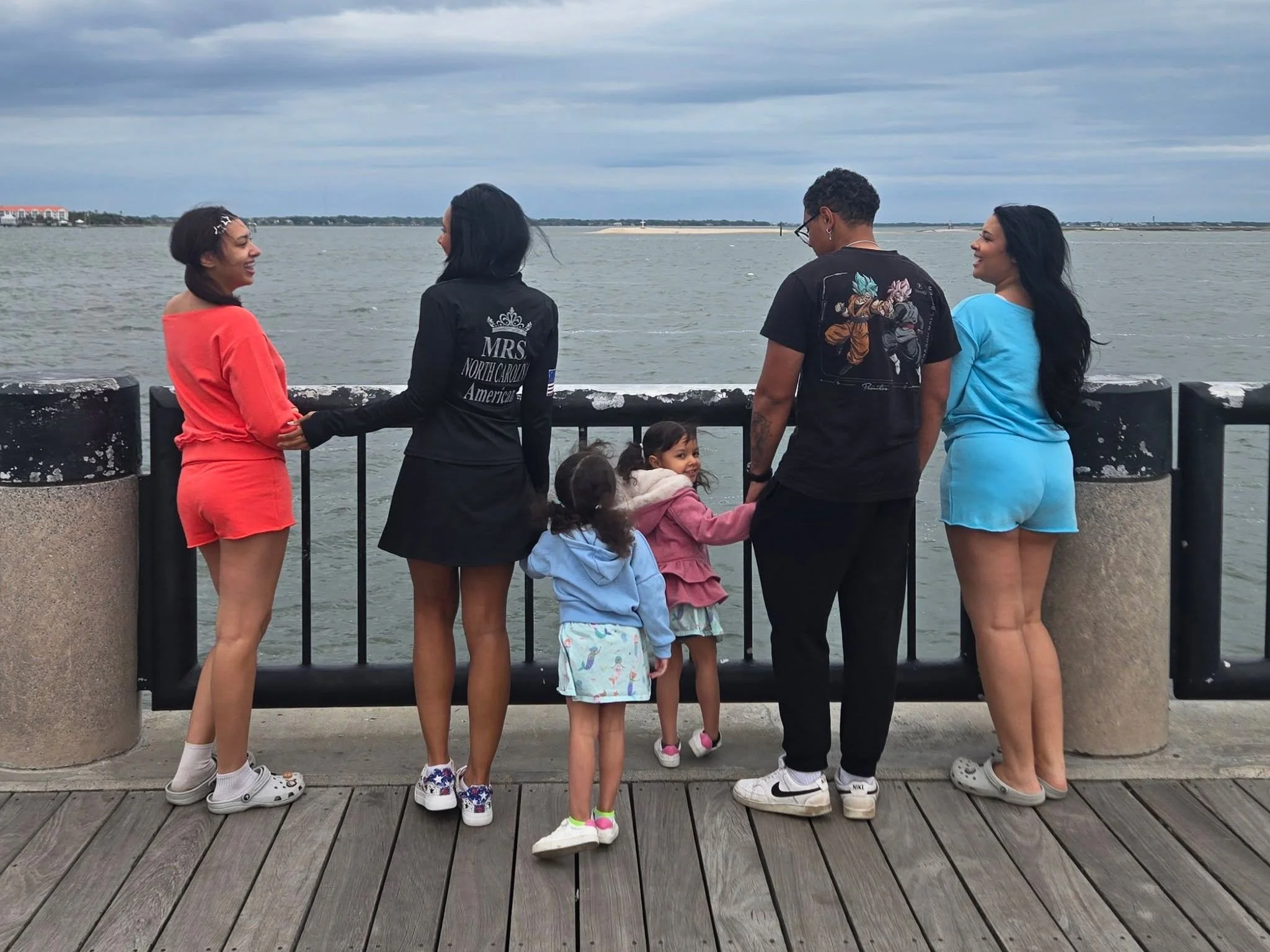 Some days I just sit back and take it all in&hellip; all 5 of my babies, right here with me. 🥹
It feels like just yesterday they were all tiny in my arms, and now look at them. Time really doesn&rsquo;t wait, but moments like this remind me how incr