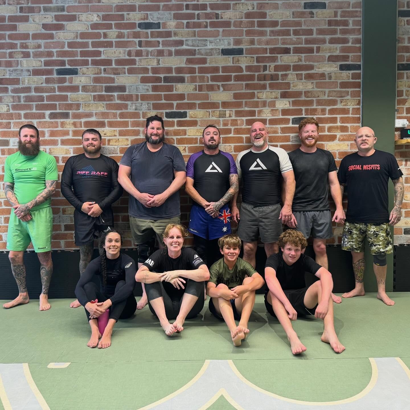 Shit yeah team 🤟🏻 

Sweating out the mid week demons.