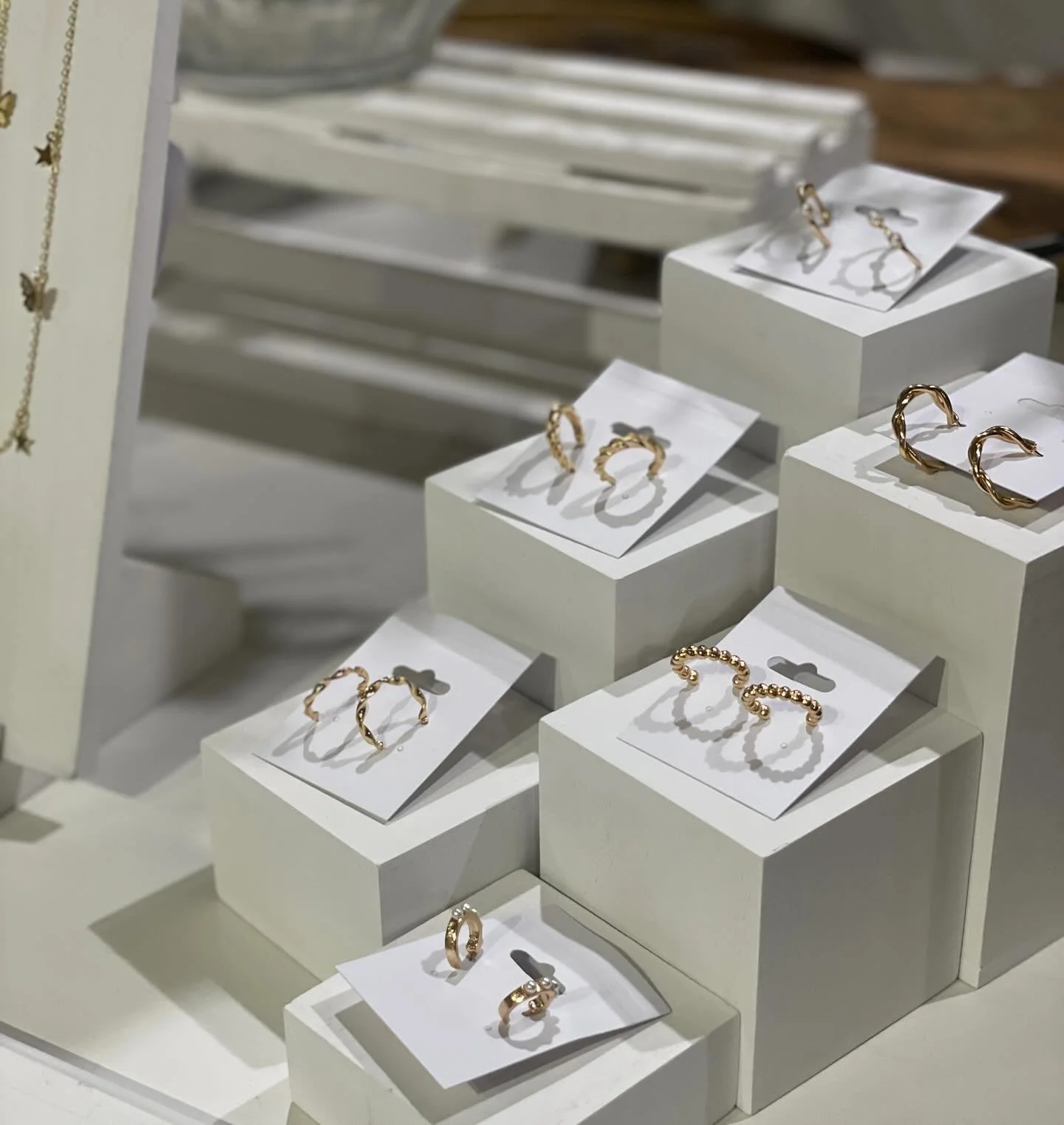 Spotted: the kind of gold earrings that make a white tee feel like a moment. ✨ Currently shining bright at @artisanmills, waiting for someone with excellent taste (ahem, you) to scoop them up.

Vintage charm. Everyday elegance. Just add sun.
#TheStyl