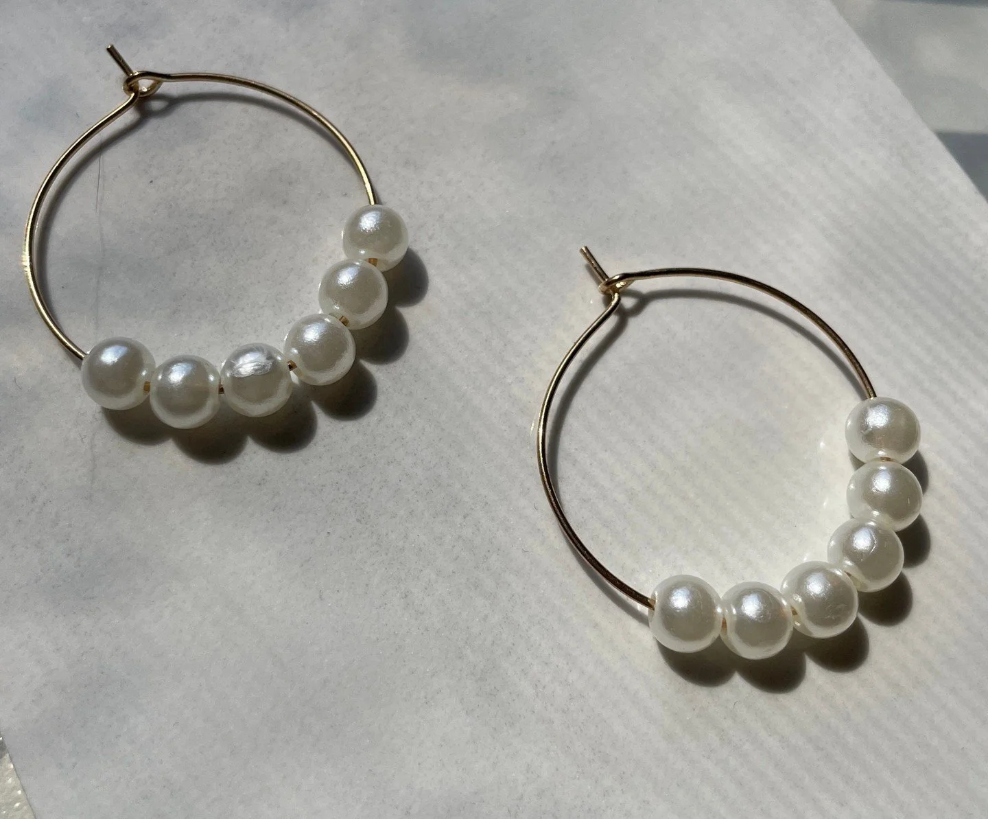 Some earrings are just accessories.
Others become part of your signature.

The pair you reach for without thinking. The ones worn with denim, linen, dinner dresses, and slow Sunday mornings alike.

We&rsquo;ll always choose pre-loved jewelry for that