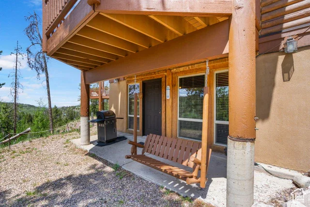 SPR: Hill Top Highway - Studio Private Cabin