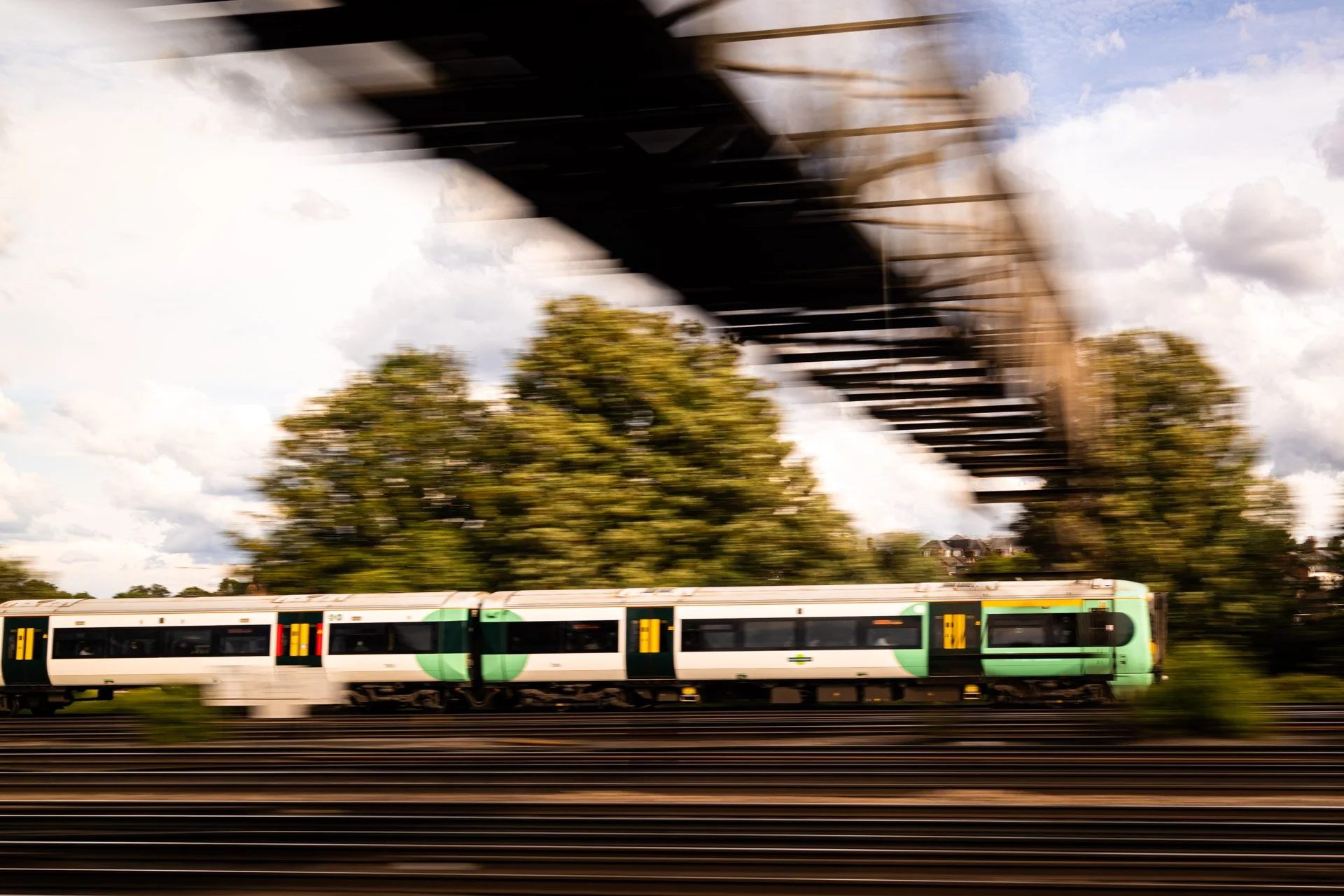 Train-Blur-London.jpg
