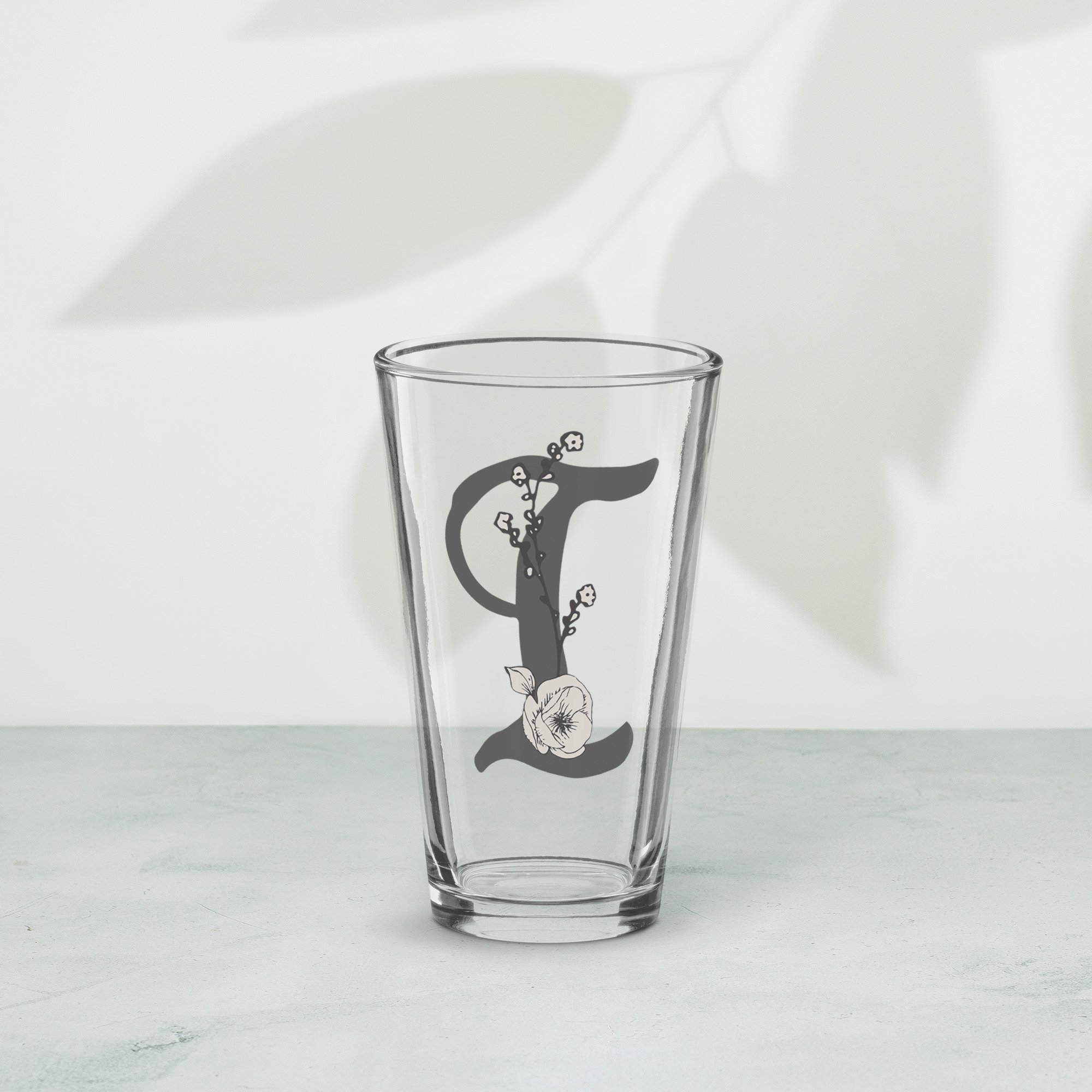 shaker-pint-glass-(16-oz)-16-oz-front-67a5776c10f55.jpg