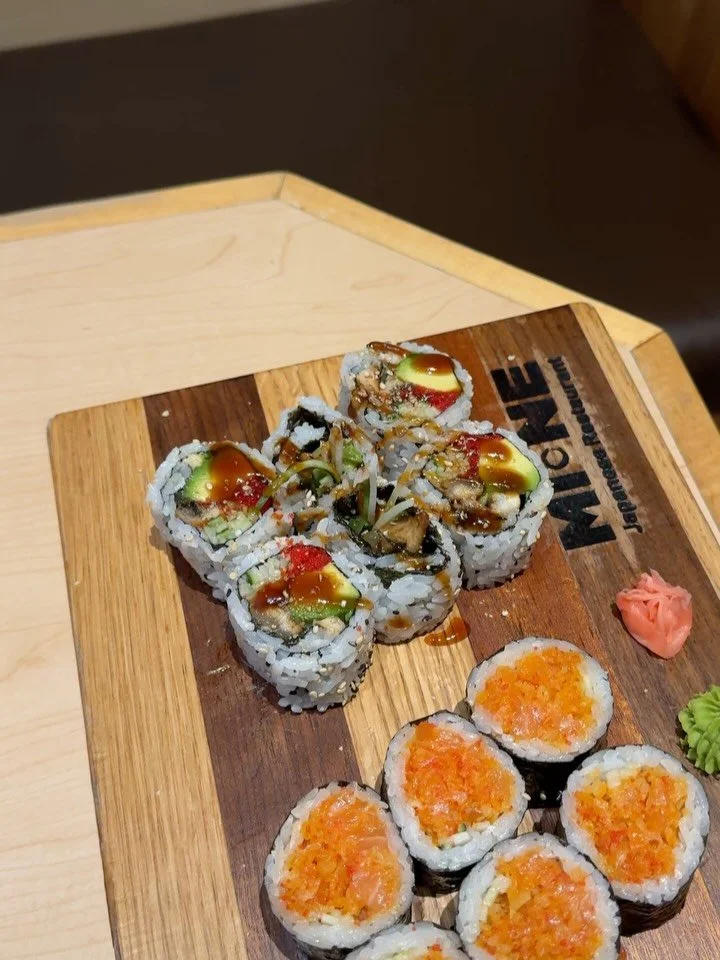 sunday showcase: maki set H 🥢 

6 pieces each of:
spicy salmon roll 🍣
unagi roll 🐉
shrimp tempura roll 🍤 

the perfect set for maki roll lovers 😋

Dine In, Takeout &amp; Catering
📍 8865 Woodbine Avenue, Markham, L3R 5G1
📞 (905) 470-1688
🍱 Lun