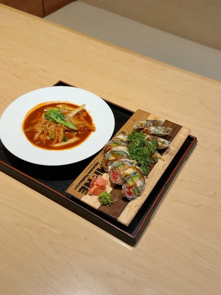 let us introduce you to our tteokbokki combos! 😋🤝 

these combos pairs our new tteokbokki with a signature side, perfect for dipping, sharing, and enjoying 🥢 

combos available now:
tteokbokki + tempura (shrimp &amp; vegetables) 🍤 
tteokbokki + t