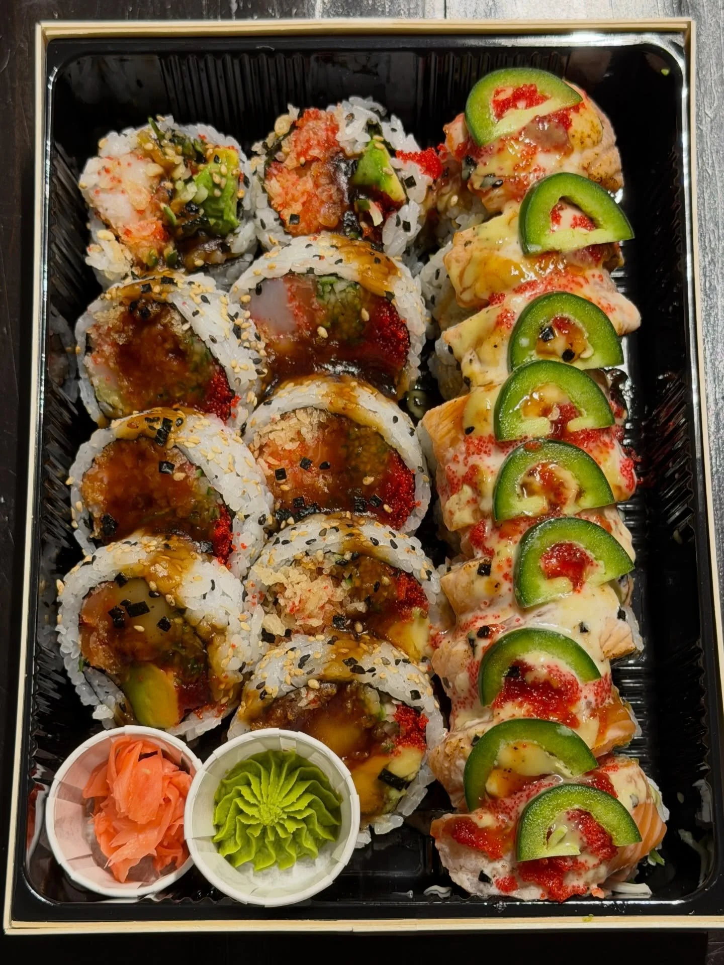 no words, just sushi 🥢
 
our alaska roll &amp; torched creamy garlic roll

Dine In, Takeout &amp; Catering
📍 125 Pedersen Dr, Aurora, L4G 0E3
📞 (905) 503-6463 or (905) 750-9311
🍱 Lunch | 12pm - 3pm

#sushi #fyp #sushilover #sushiroll #fyppppppppp