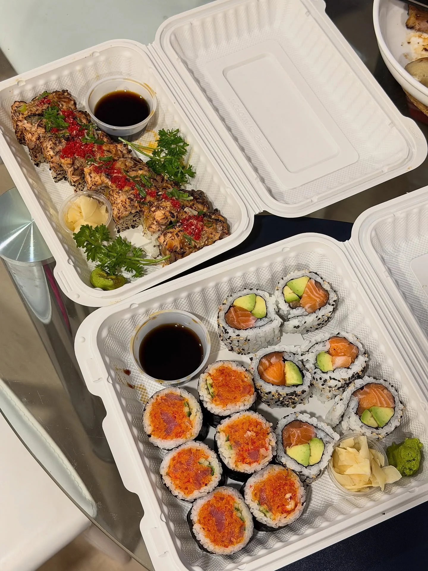 some of our most popular items, in to go form 👀 

so easy to take deliciousness on the go

Dine In, Takeout &amp; Catering
📍 8865 Woodbine Avenue, Markham, L3R 5G1
📞 (905) 470-1688
🍱 Lunch | 11:30am - 3pm 

#tuna #salmon #sushi #takeout #minesush