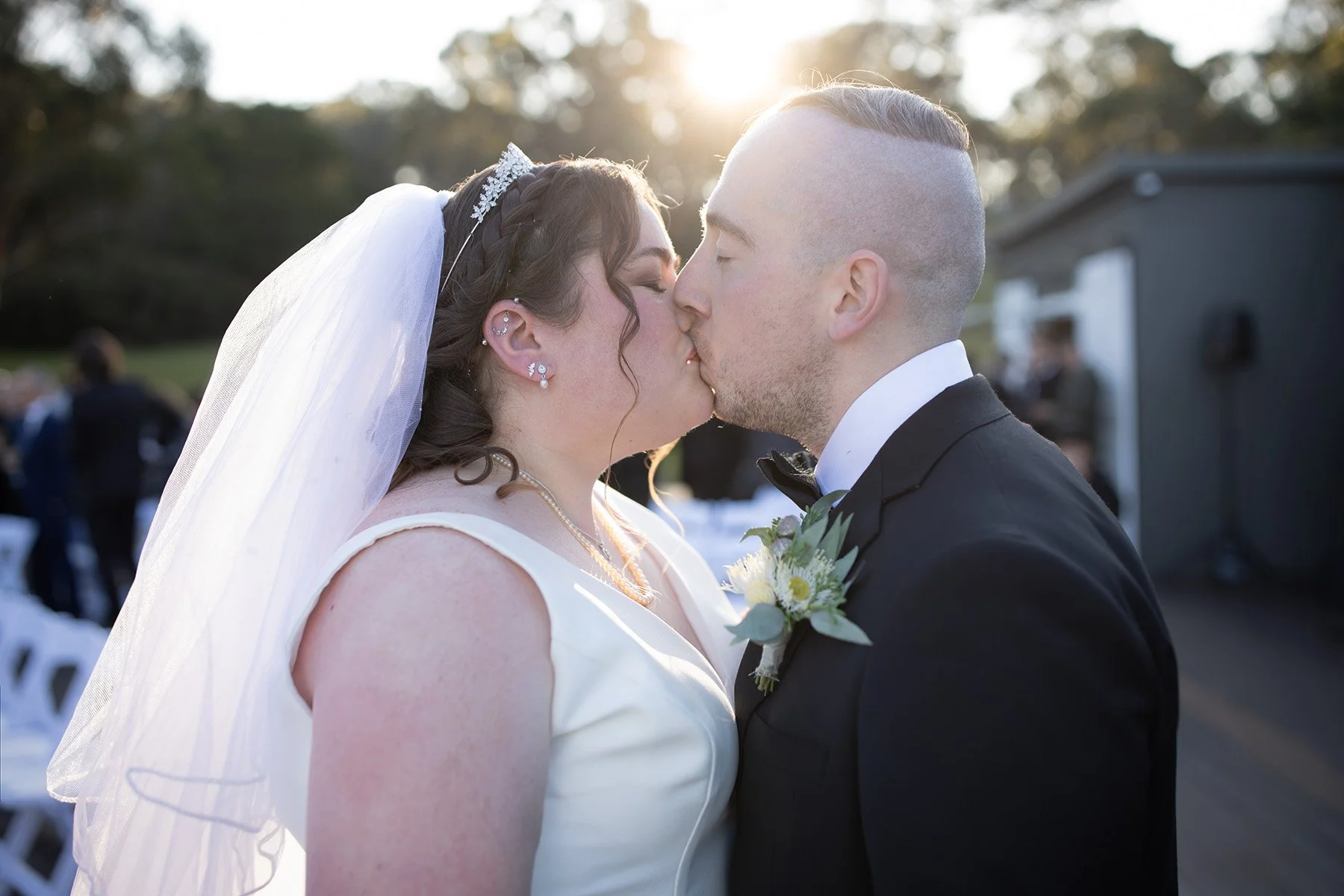 Alysha Liam Kiss.jpg