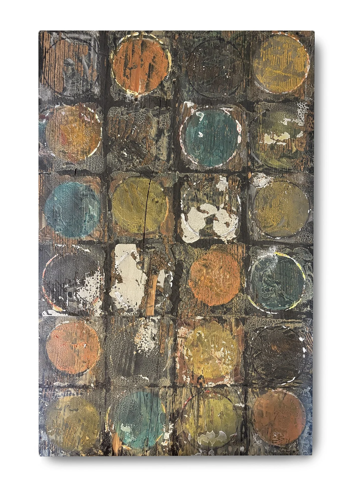 Circles I, 2024 /
recycled wood, acrylic, glue /
15.5 x 24 inches