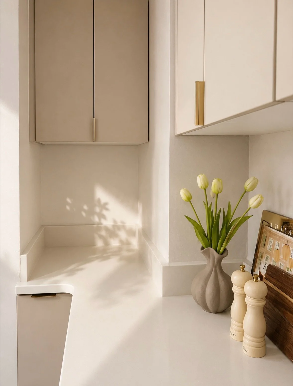 Good design rarely needs to raise its voice.

Warm brass, soft shadows, and a restrained palette. A reminder that when materials and proportions are thoughtfully considered, simplicity becomes the statement.

#blackinteriordesigner
#nycinteriordesign