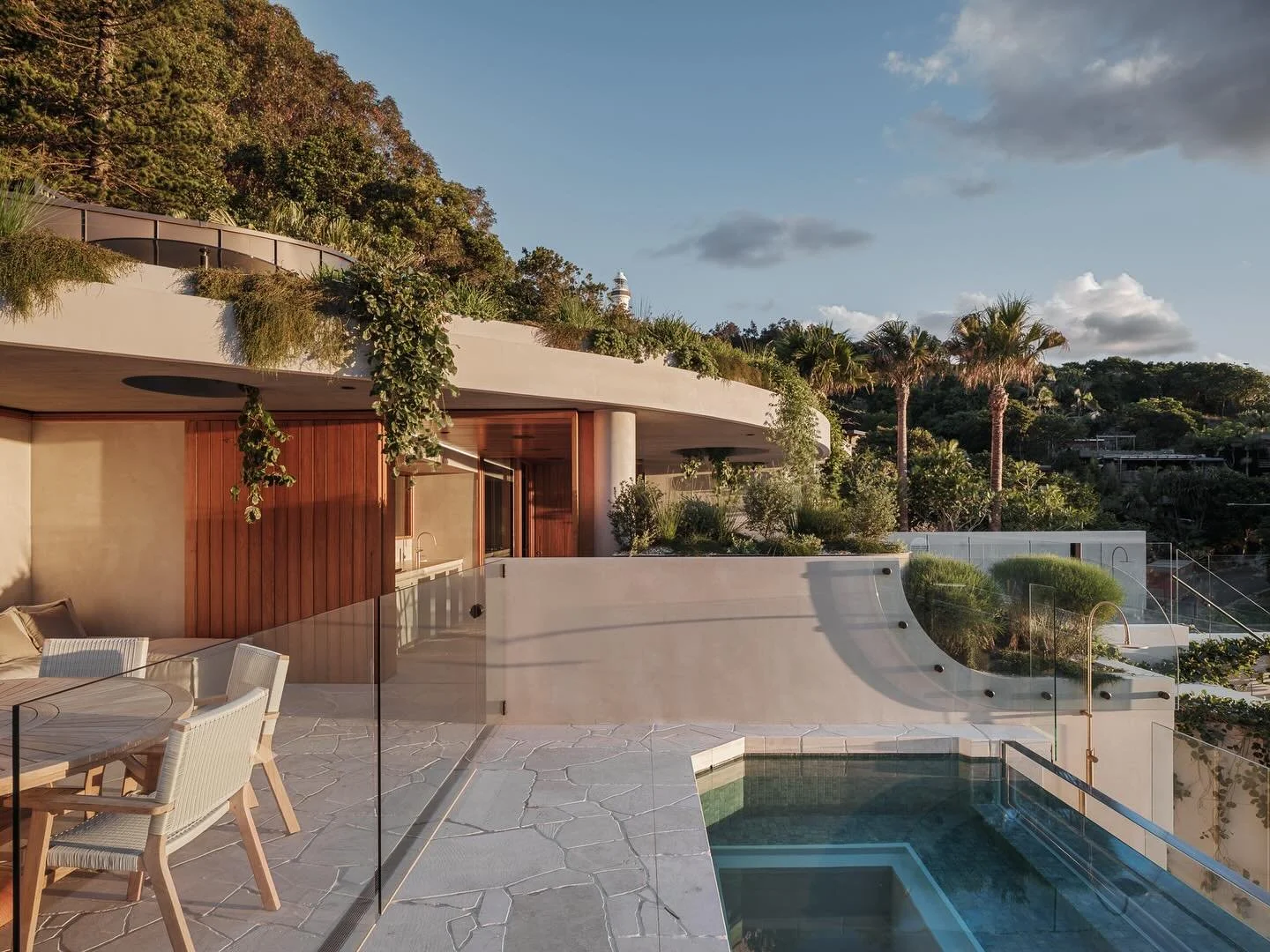 Spend your next holiday at Wategos in a  luxurious architectural paradise.

Bookings are now live, link in bio

Photography 📸 @courtneykingphoto 

#estewategos #luxuryaccommodationbyronbay #luxurylifestyle