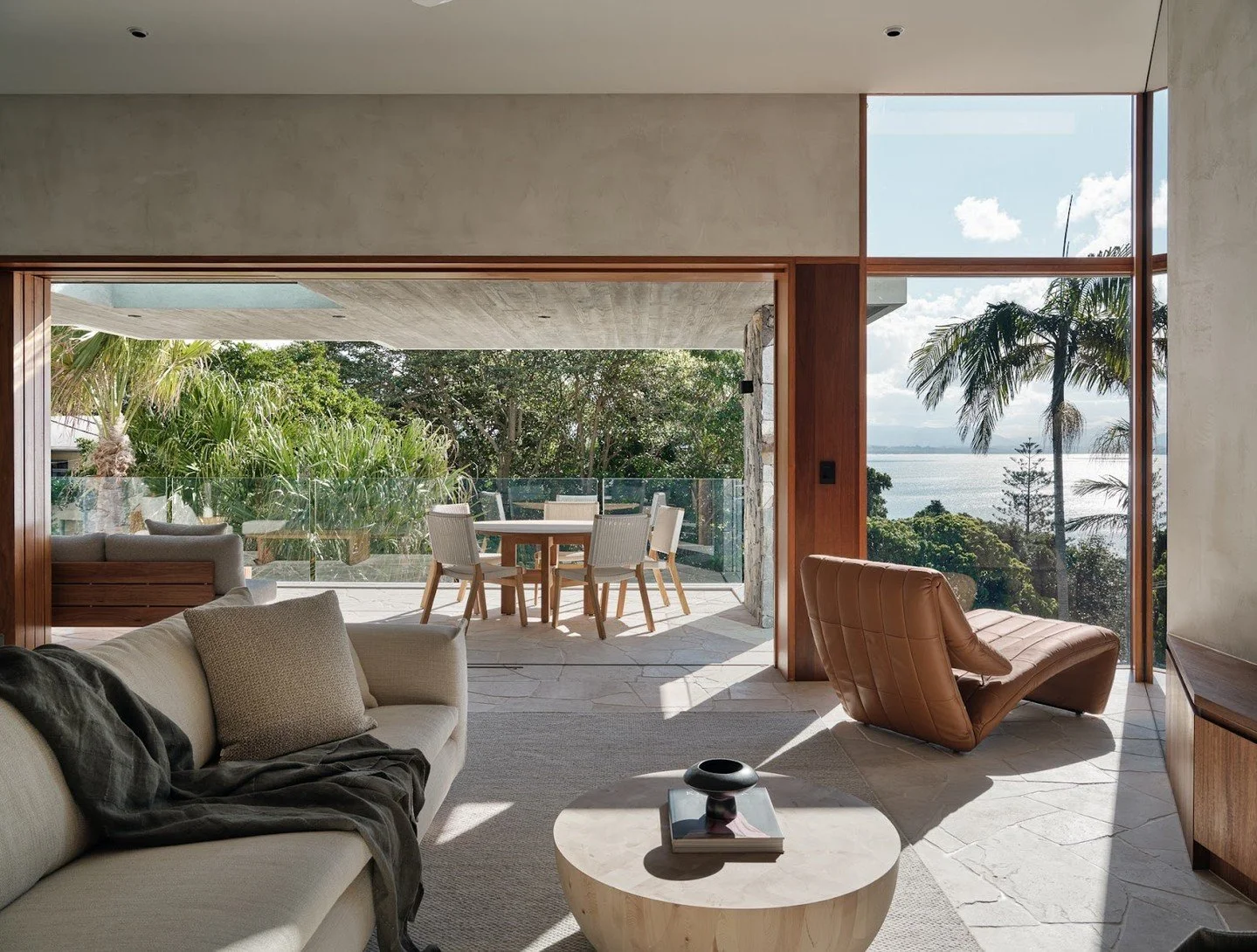 A seamless flow of light, air, and ocean. 

@jardanfurniture @mark_tuckey