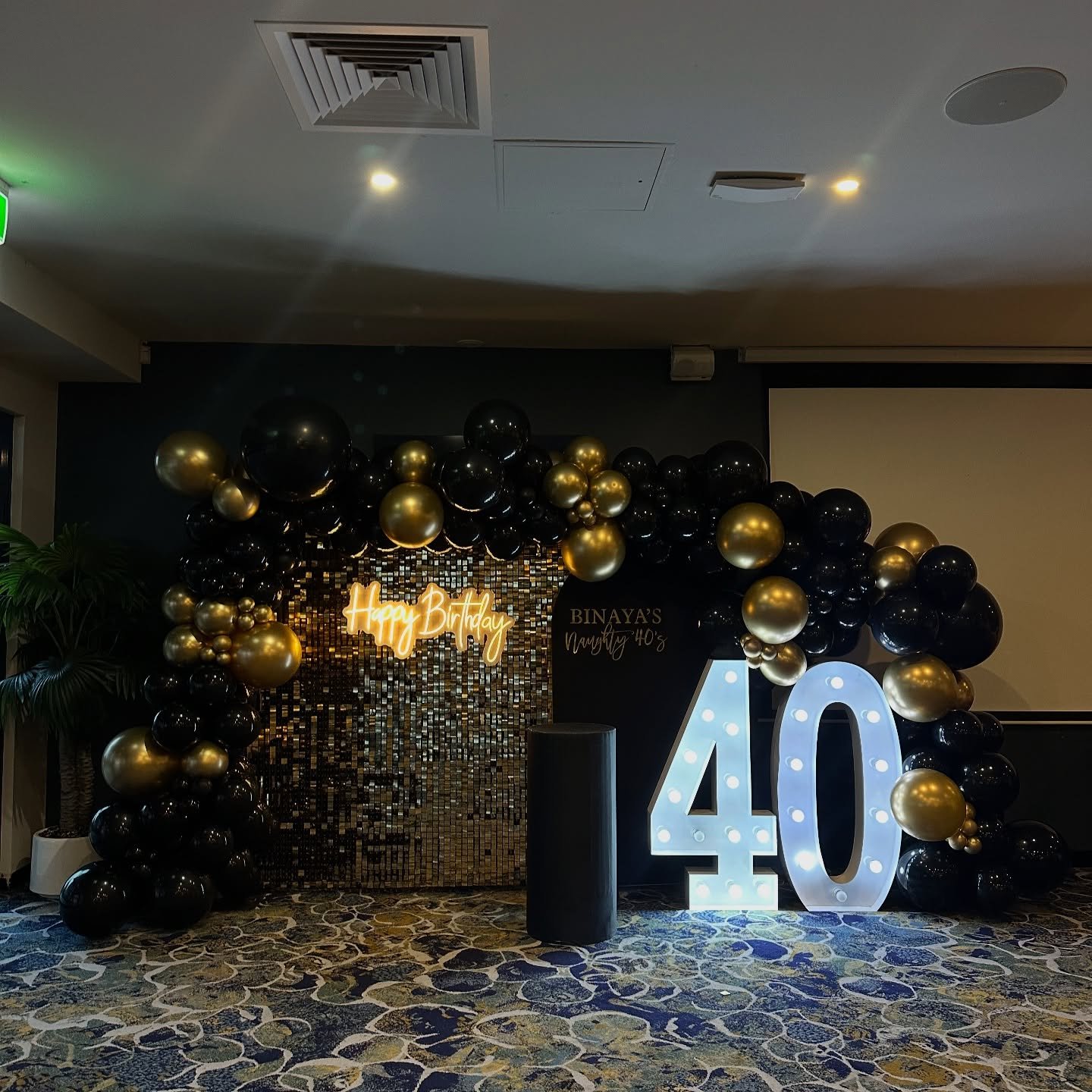 Celebrating 40 style ✨
Full set up & props supplied by us 🥳
.
.
Venue- @dublindockstavern
.
.
#40thbirthdayparty #balloondecor #backdropdecoration #40thbirthdayparty