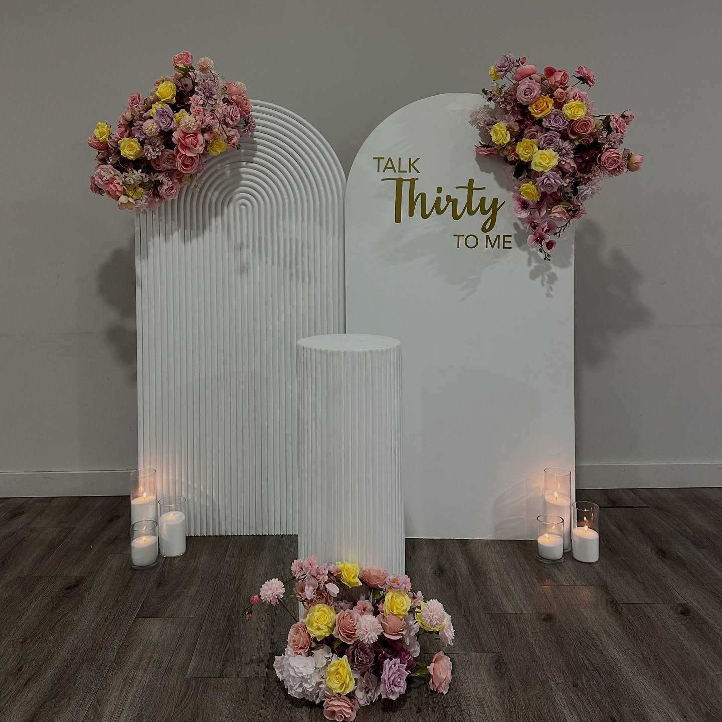 Every special occasion deserves a stunning backdrop! 🌷🕯️ This setup is perfect for creating a perfect photo wall for you and your guest.
.
.
#talkthirtytome #birthdaysetup #flowerarrangment #backdrop #goldcoast