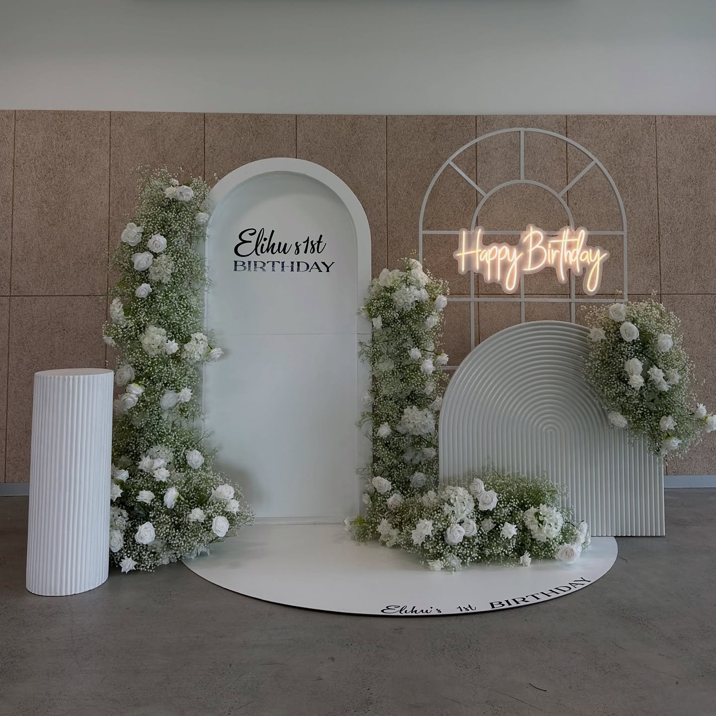 Elihu’s 1st Birthday 🎂
.
.
#1stbirthdayparty #babybreathflowers #birthdaybackdrop #goldcoastflowers