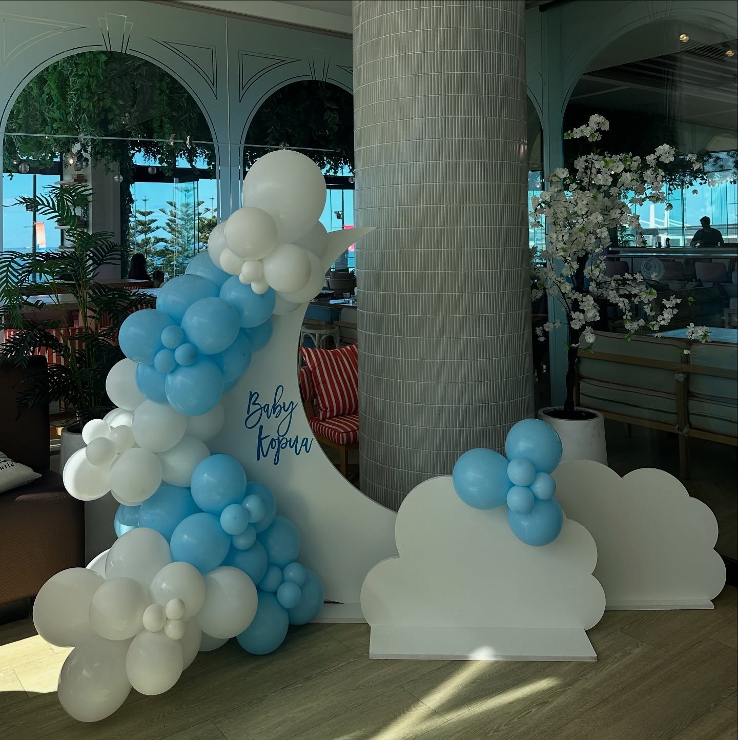 🌙✨ Over the moon for Baby Kopua ✨💙
A dreamy setup for one special little boy on the way!
Venue- @hydeparadiso
.
.
#BabyShower #BoyMom #OverTheMoon #BalloonBackdrop #CloudVibes