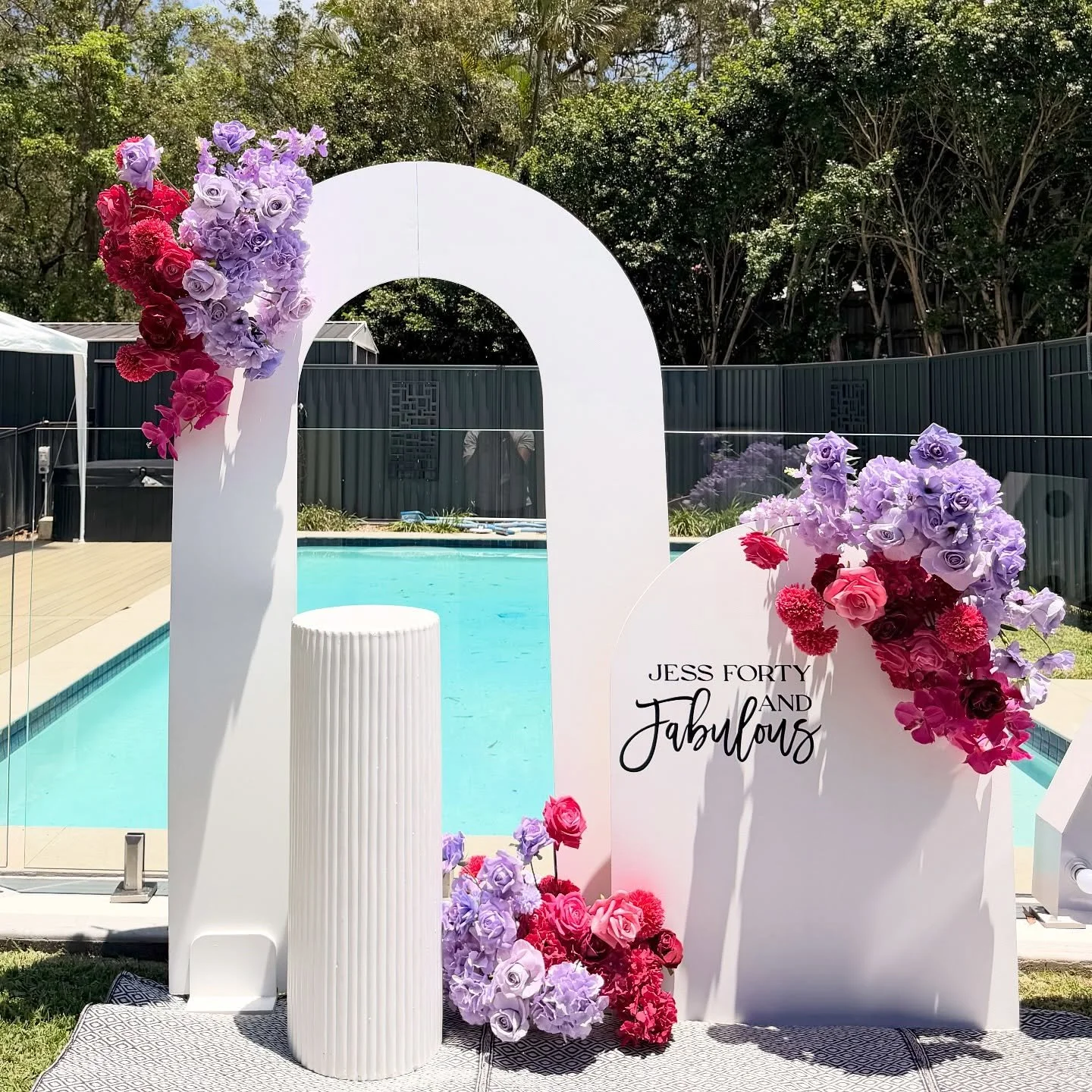 Turning forty never looked so fabulous! Pink, purple and everything pretty 💖💜 

Book now for your event! 📲