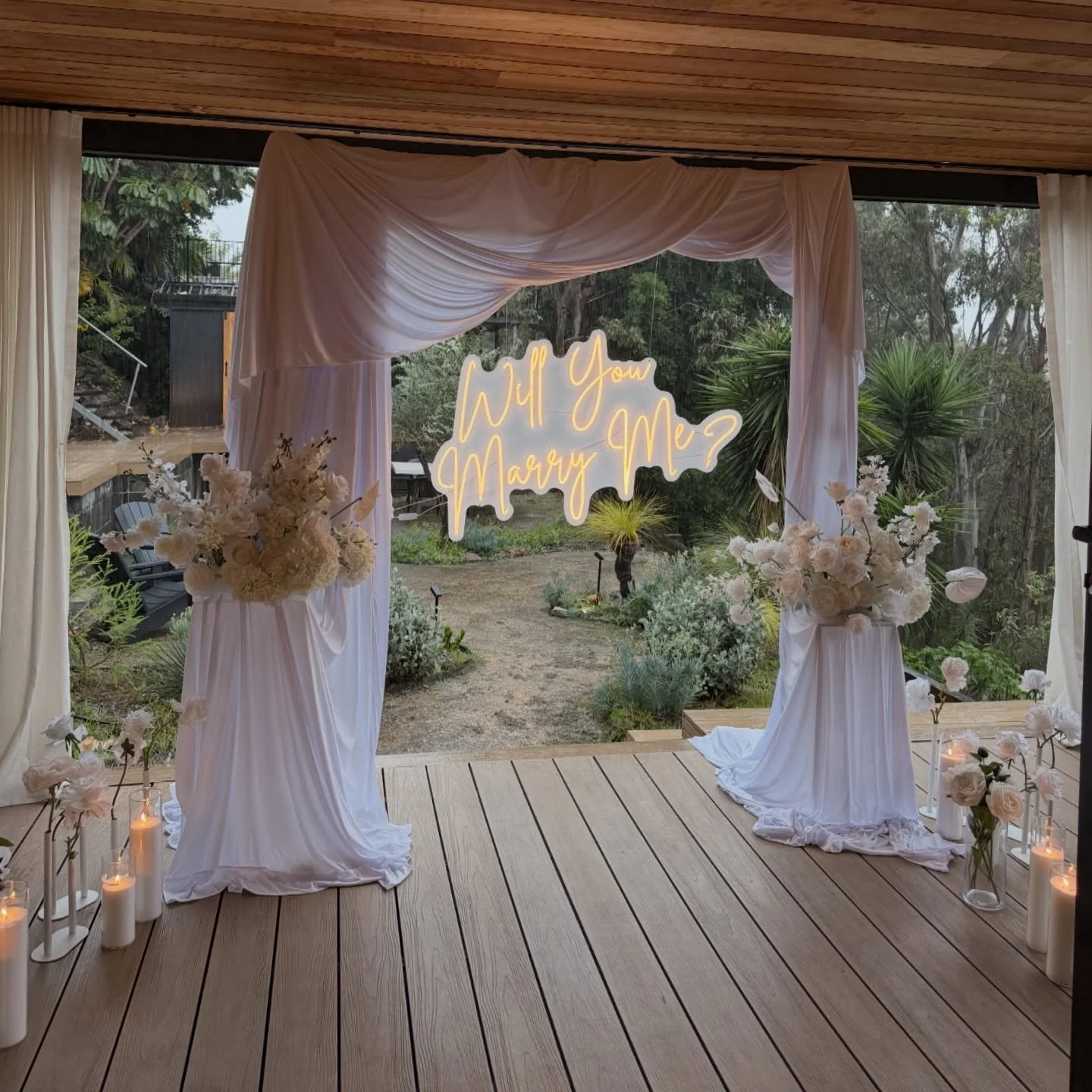 You walk into this and your life changes forever&hellip; hallelujah ✨

Walking in&hellip; hallelujah
Candles everywhere&hellip; hallelujah
This moment&hellip; hallelujah
Forever starts here&hellip; hallelujah

Creating proposals that feel like foreve