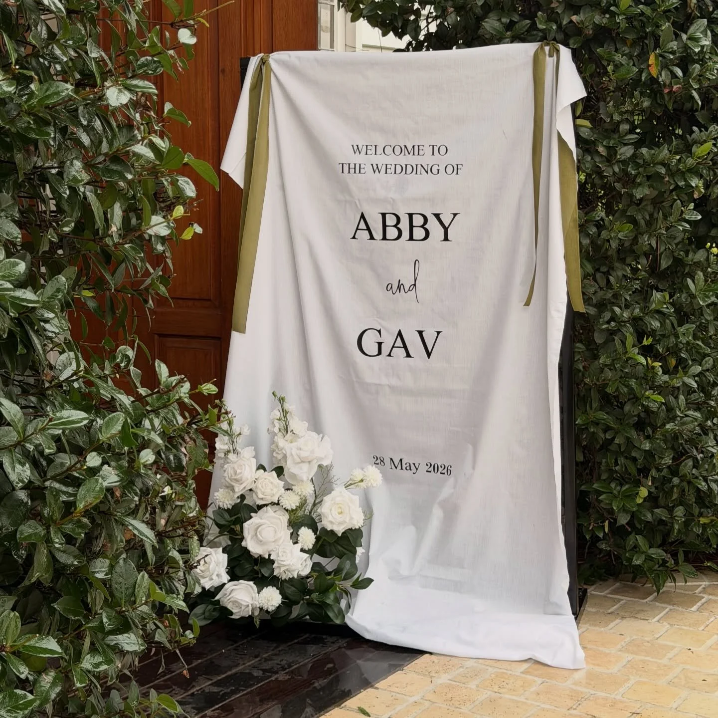 A timeless wedding aesthetic 🤍✨

From custom linen welcome signs and seating charts to elegant ceremony florals, candles and refined reception styling &mdash; every detail was thoughtfully designed to create a seamless and unforgettable celebration.