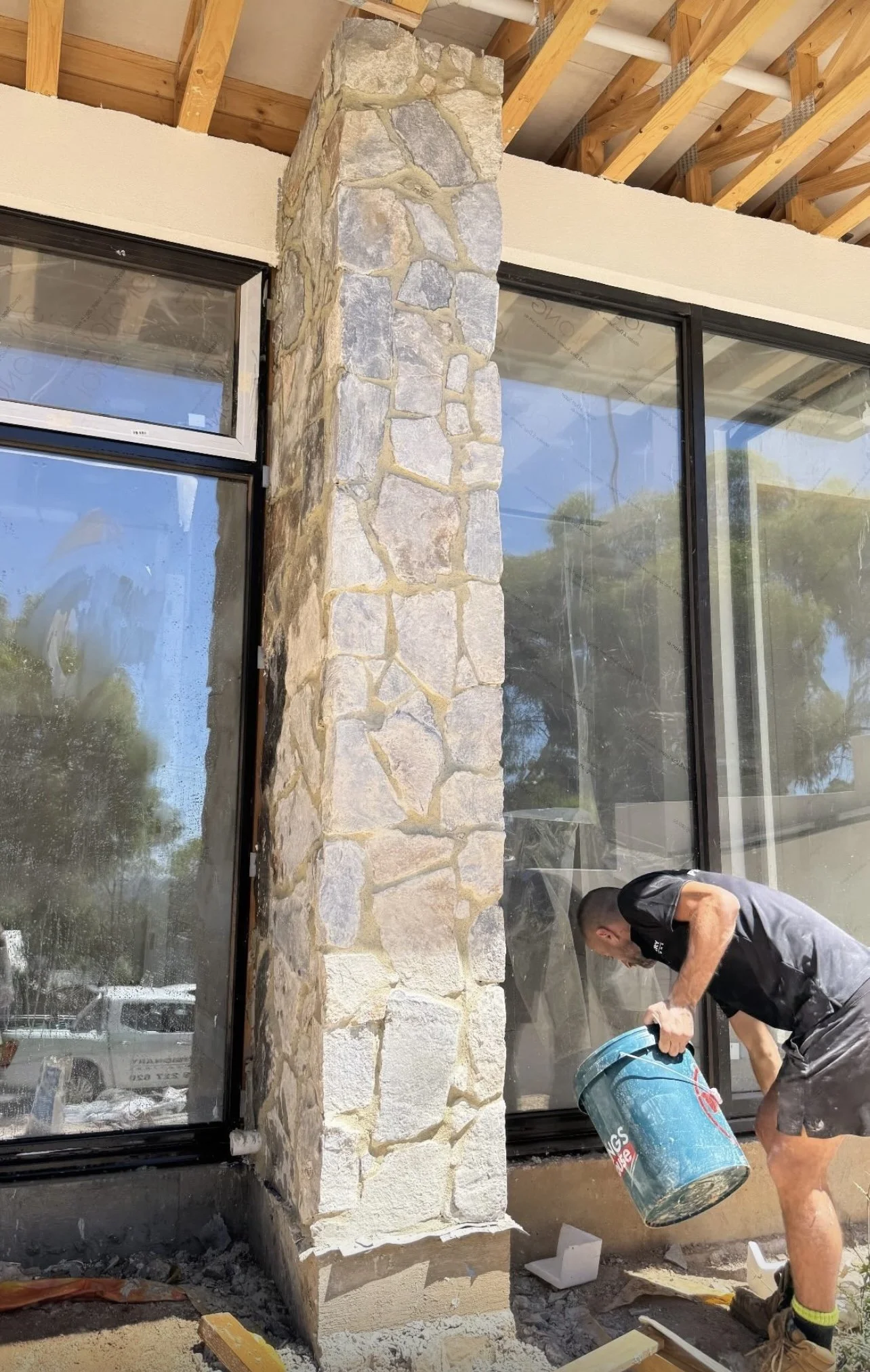 Stonemasonry feature wall 