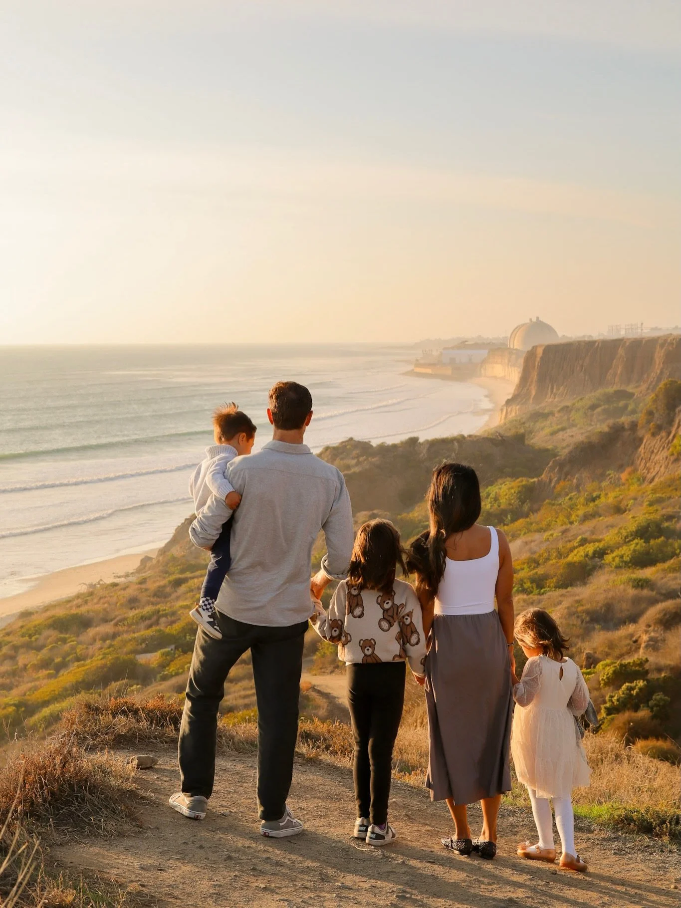 Some shots from a recent photoshoot I did with this sweet family 🤍

#photographer #familyphotos #photoshoot #couplesofinstagram #photography #orangecounty