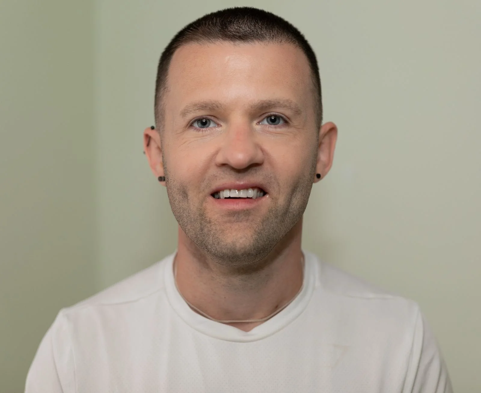 Taming the Inner Critic: A Therapist’s Guide to Authentic Writing and Self-Compassion