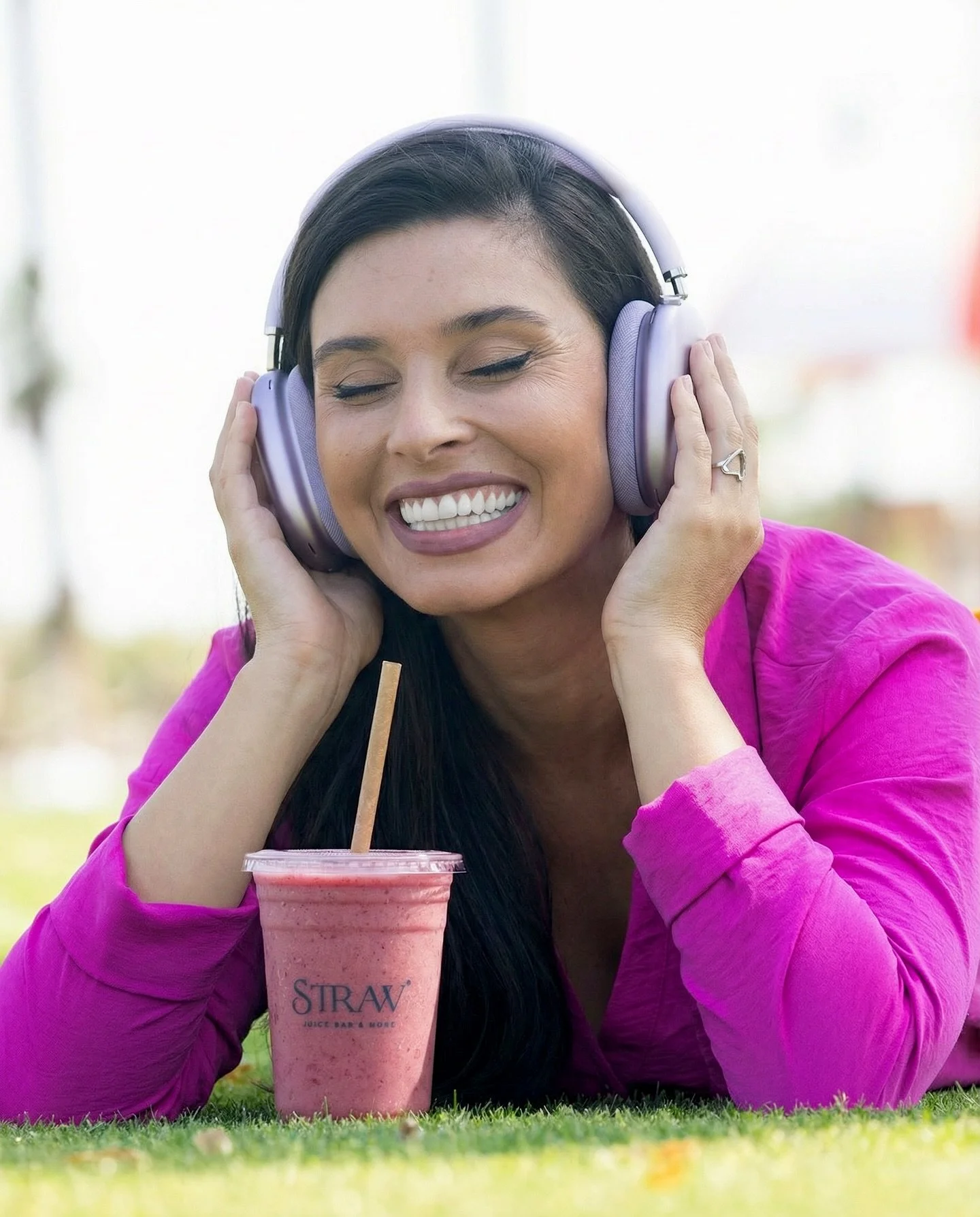 خلّي بداية أسبوعك أخف وألذ 💗
نكهة طبيعية، طعم ينعش، وطاقة صحية تخليك داخل المود من أول يوم مع سترو 🌱🥤

Start your week lighter and better 💗
Natural flavors, refreshing vibes, and healthy energy to get you in the mood from day one with Straw 🌱🥤
