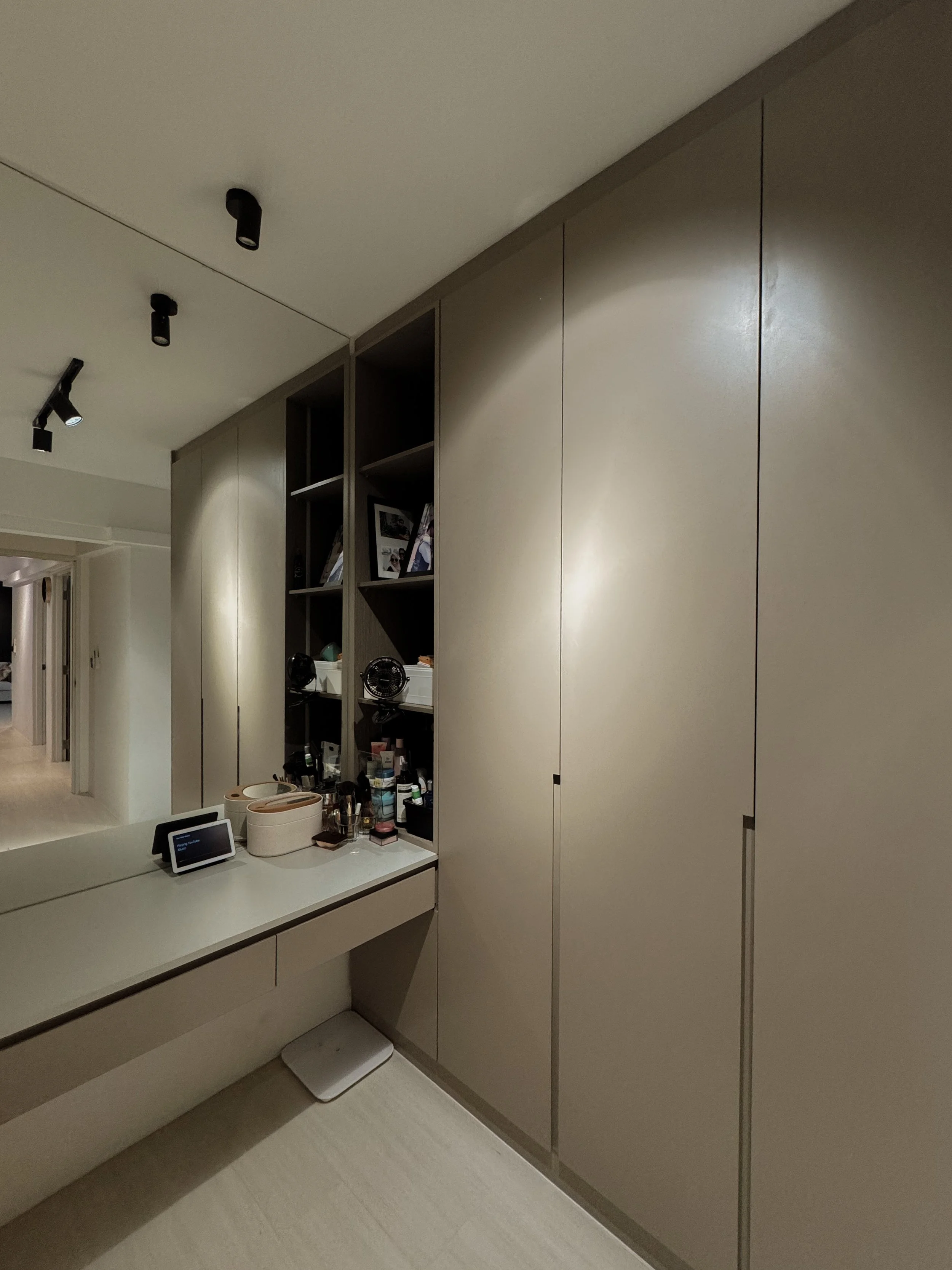 Dresser3 -edited.JPG