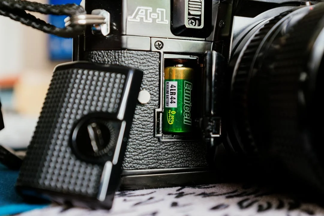 4lr44 battery inside canon a1 film camera