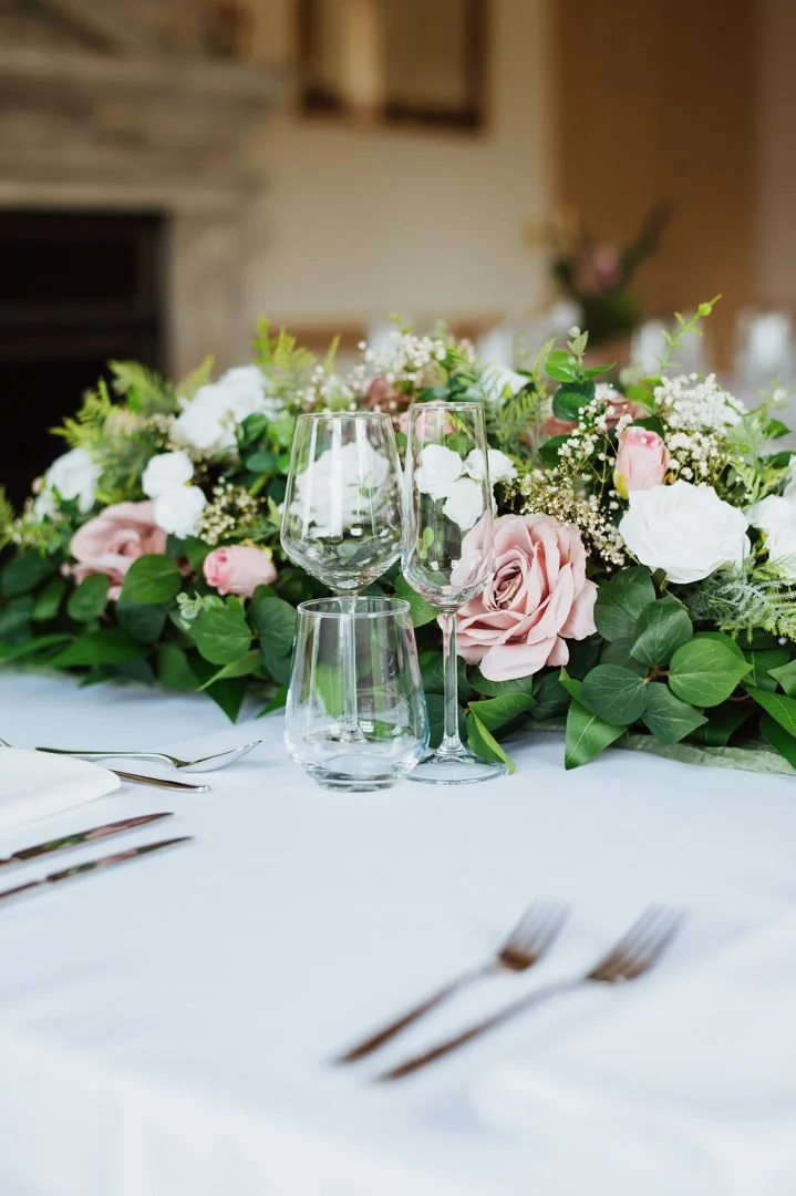wedding table decorations with pink flowers