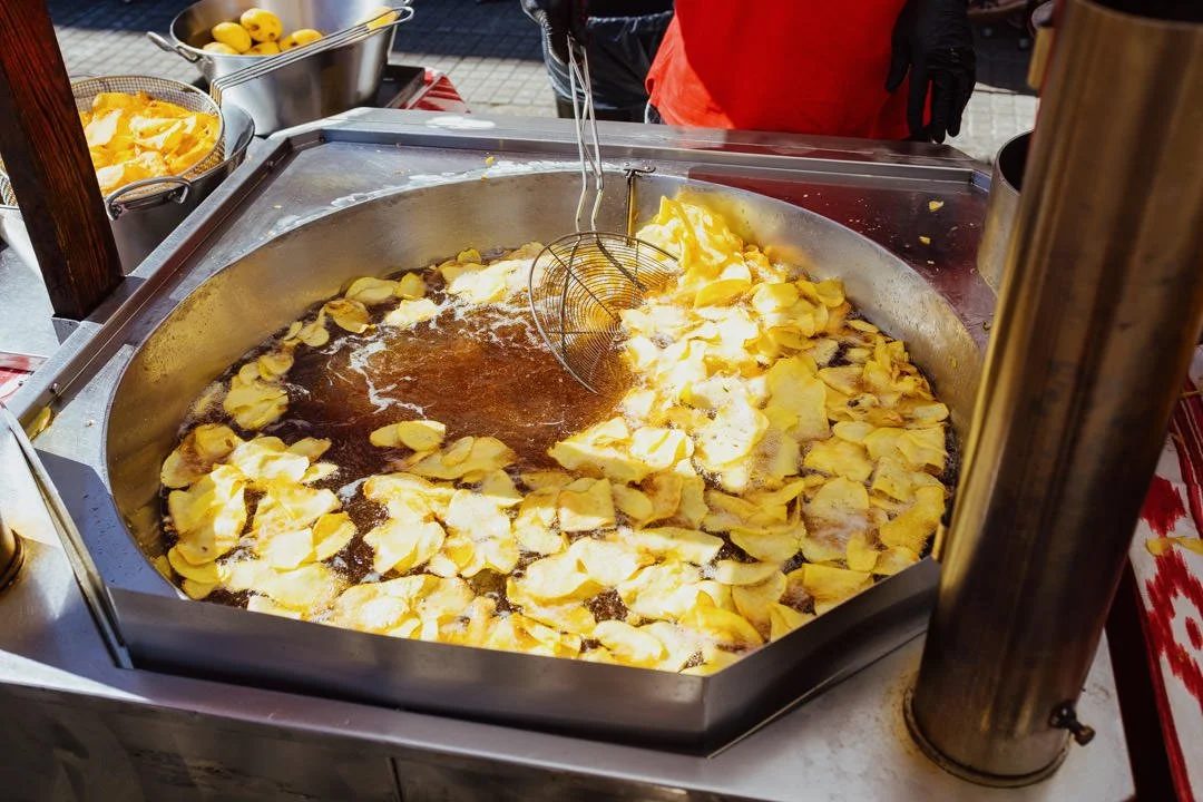 fried potatoes in oil Alcudia market