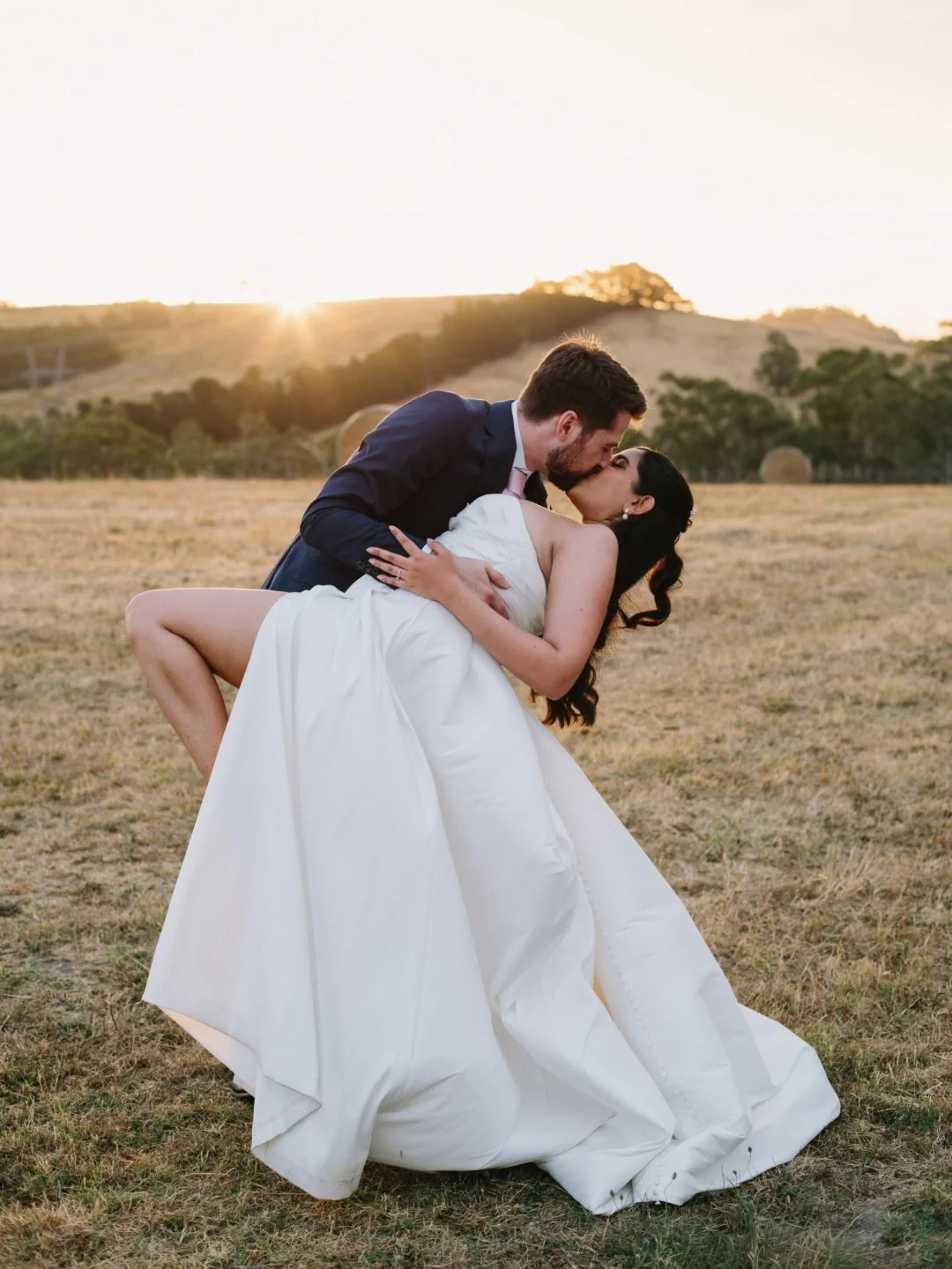 Just hit send on these sneak peeks to the lovely Shenelle and Simon! A beautiful summer evening at the gorgeous @vinesoftheyarravalley ✨ dream team with Ally on videography @momento_films &hearts;️
