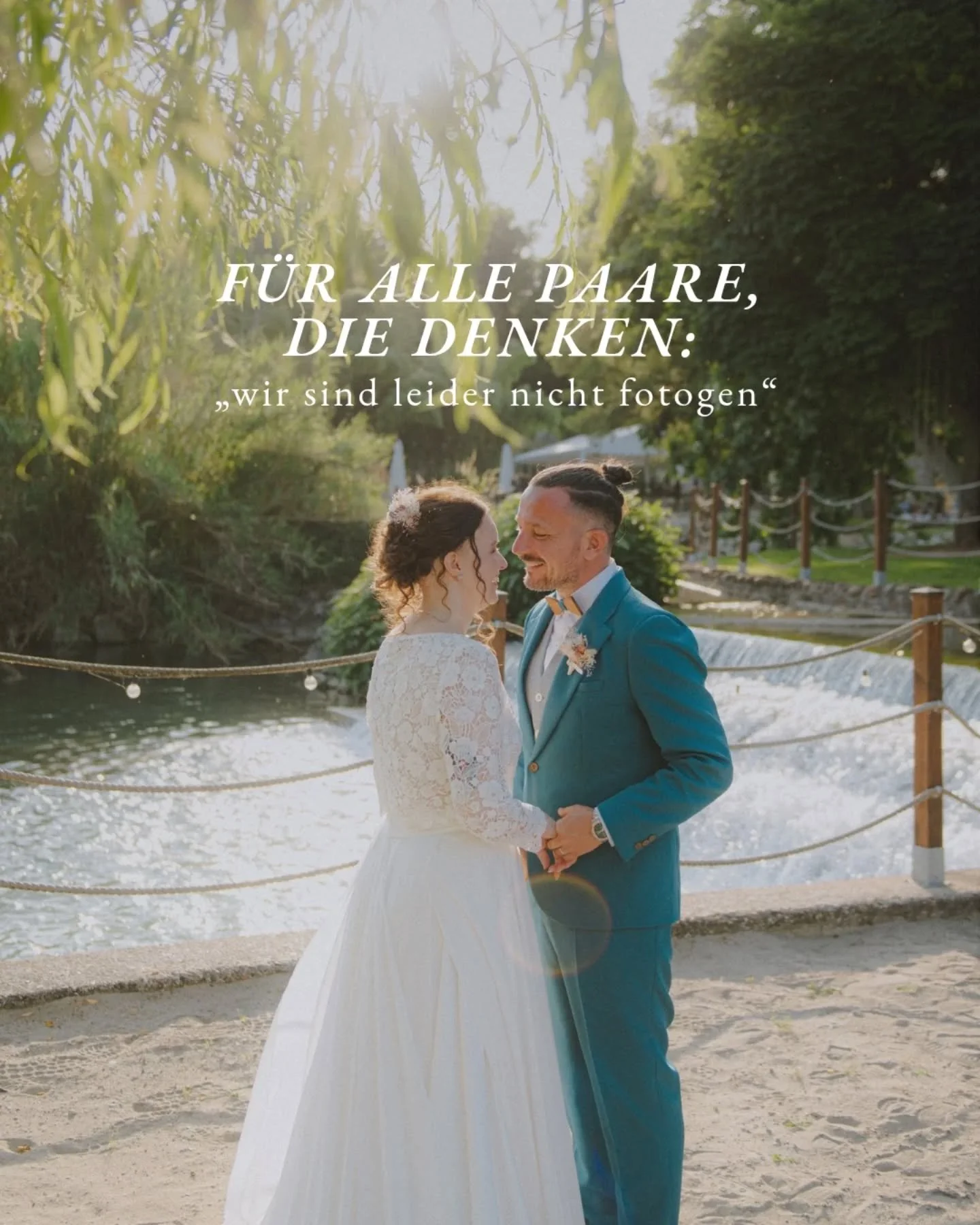 Eine kleine Erinnerung von einer Fotografin:
Ihr m&uuml;sst nicht &bdquo;performen&ldquo;, um sch&ouml;ne Fotos zu haben.
Ihr m&uuml;sst nicht wissen, was ihr mit euren H&auml;nden machen sollt, wo ihr hinschauen m&uuml;sst oder wie man sich &bdquo;n