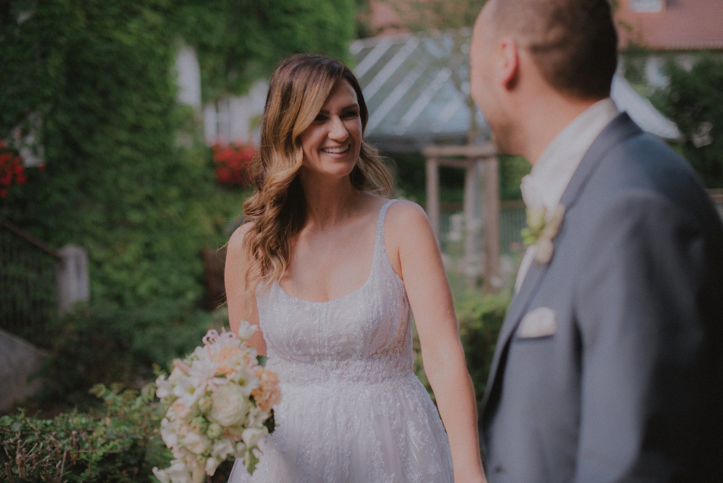 brautpaar-hochzeit-garten-portrait.jpg