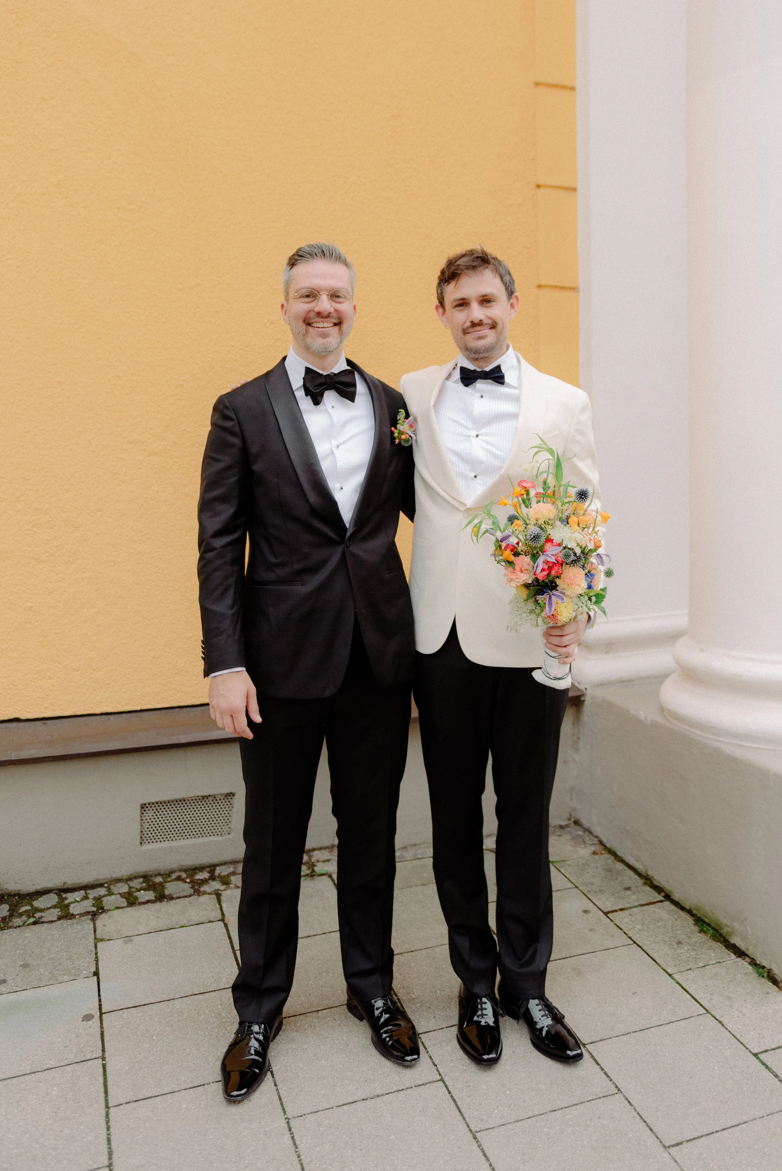 brautpaar-portrait-standesamt-schwabing-muenchen.jpg