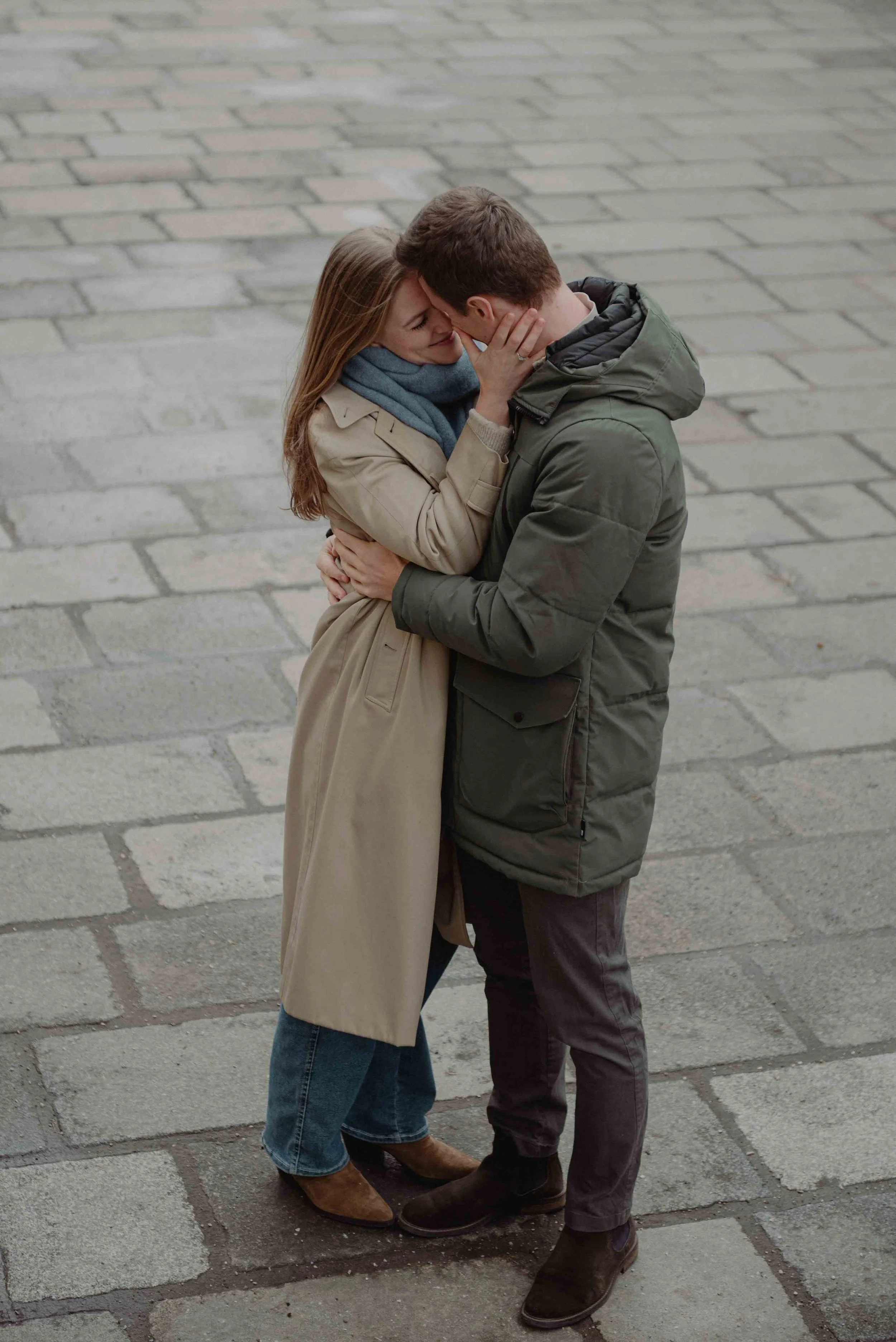 Verlobungsshooting-Muenchen-Lehel-Altstadt-Wintershooting-13.jpg