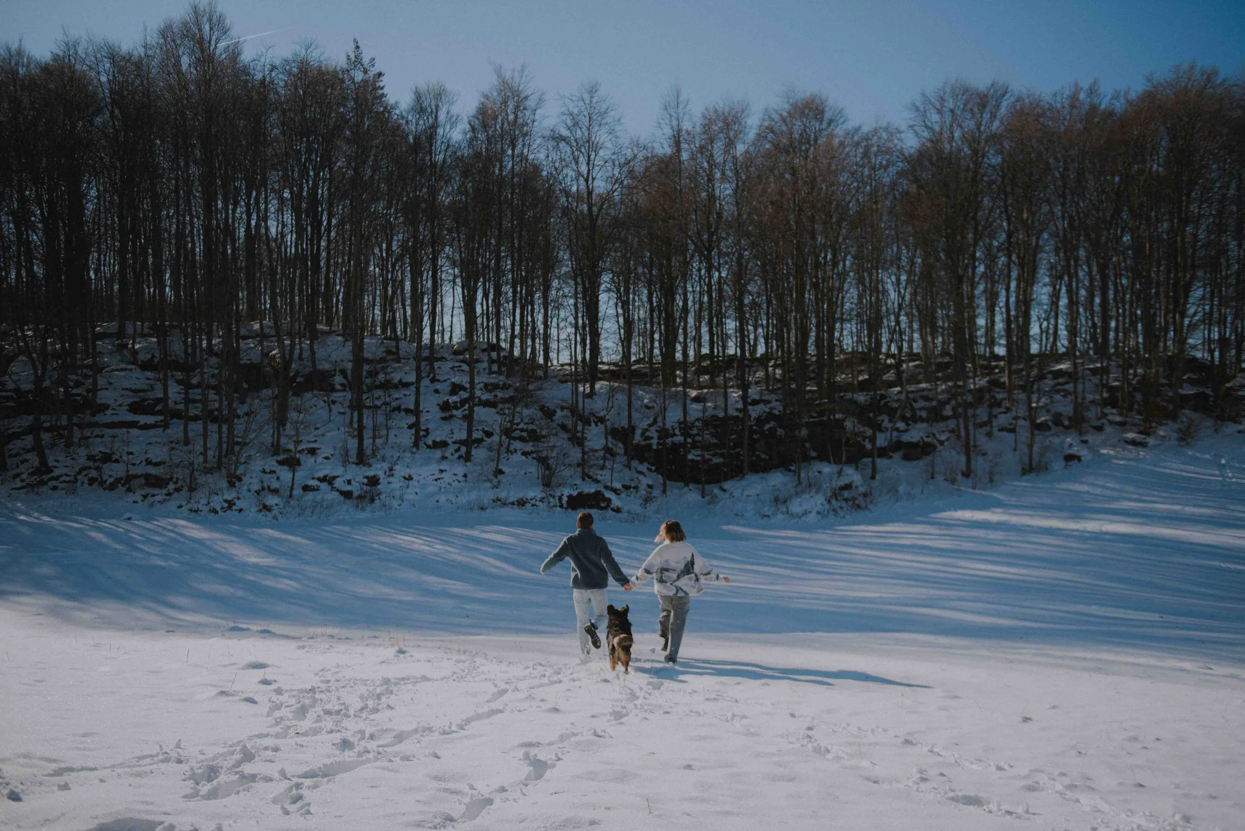 Paarshooting-in-die-Berge-mit-Hund-13.jpg