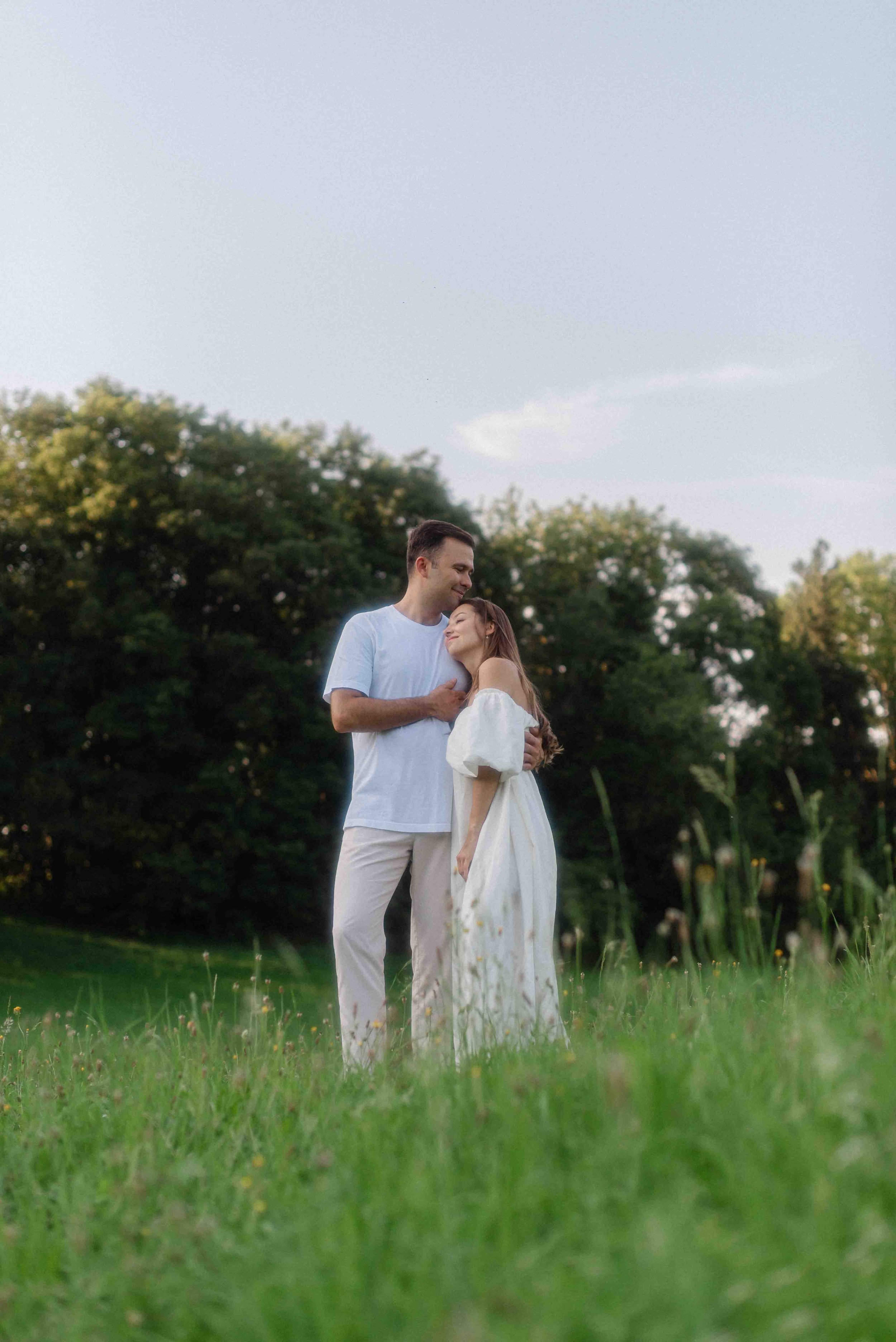 Verlobungsfotograf-und-Paarfotograf-Muenchen-Bayern-Pasing-Sommershooting-13.jpg