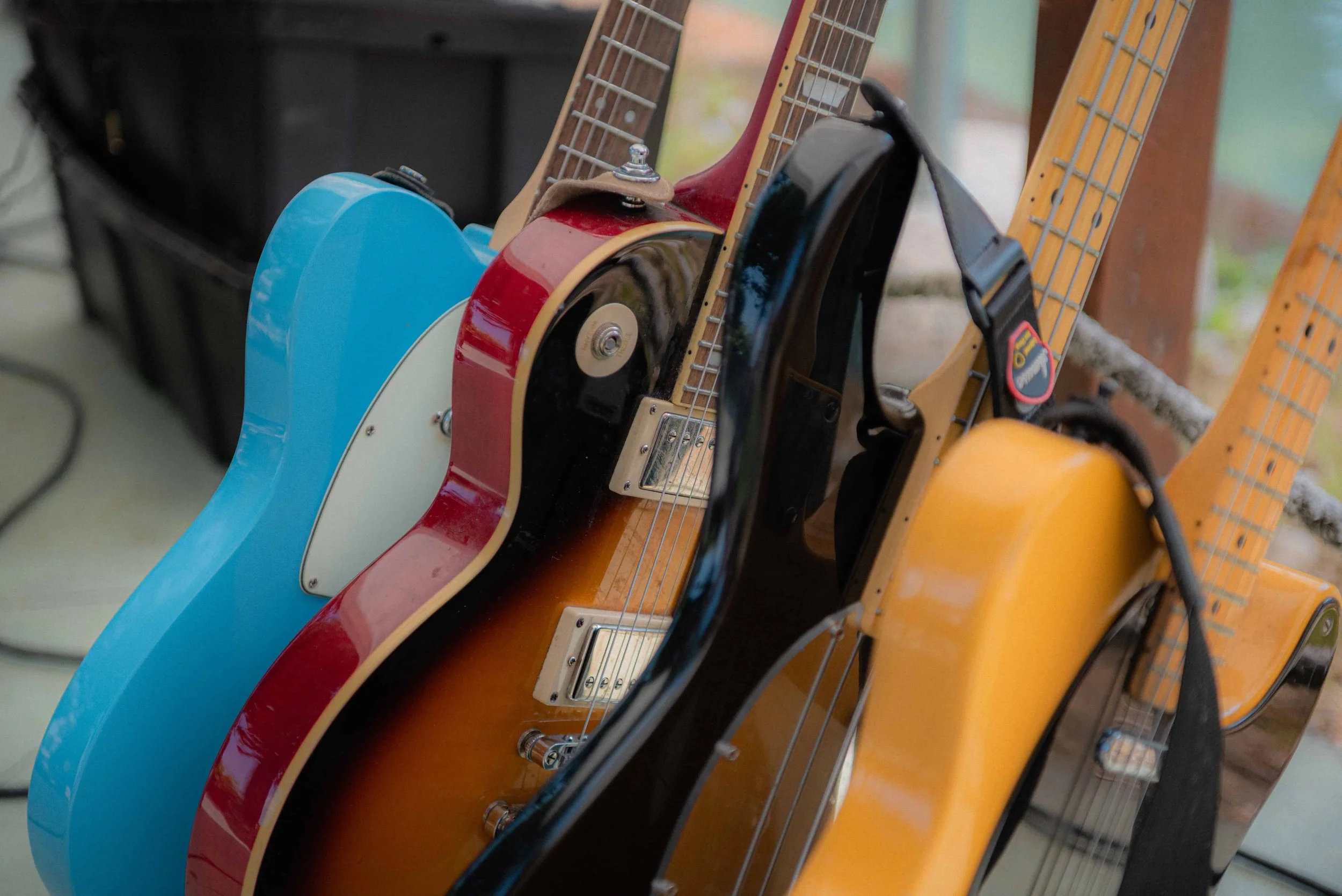 live-musik-hochzeit-band-gitarren.jpg