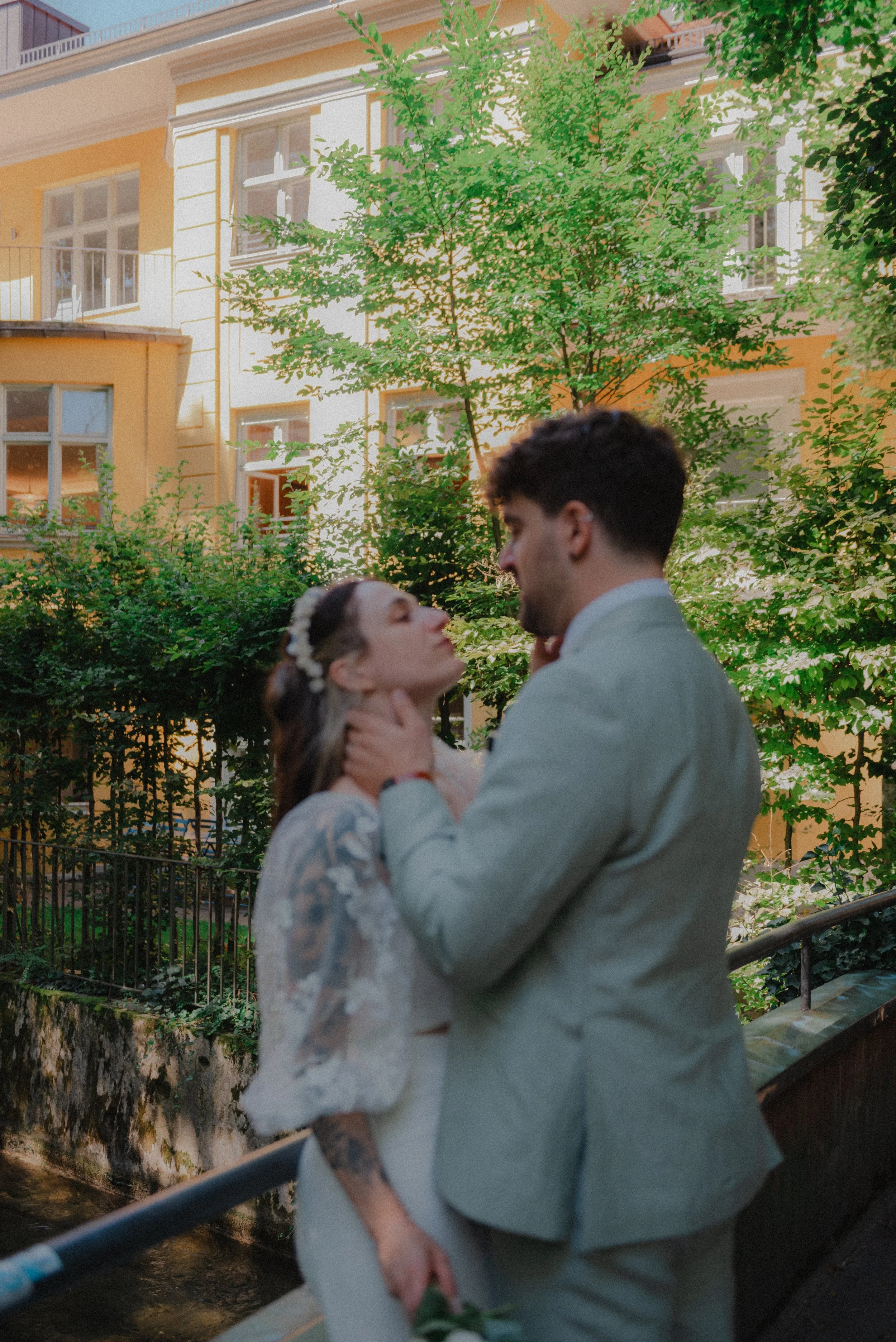Hochzeit-Englischer-Garten-Muenchen-Paarfoto-31.jpg