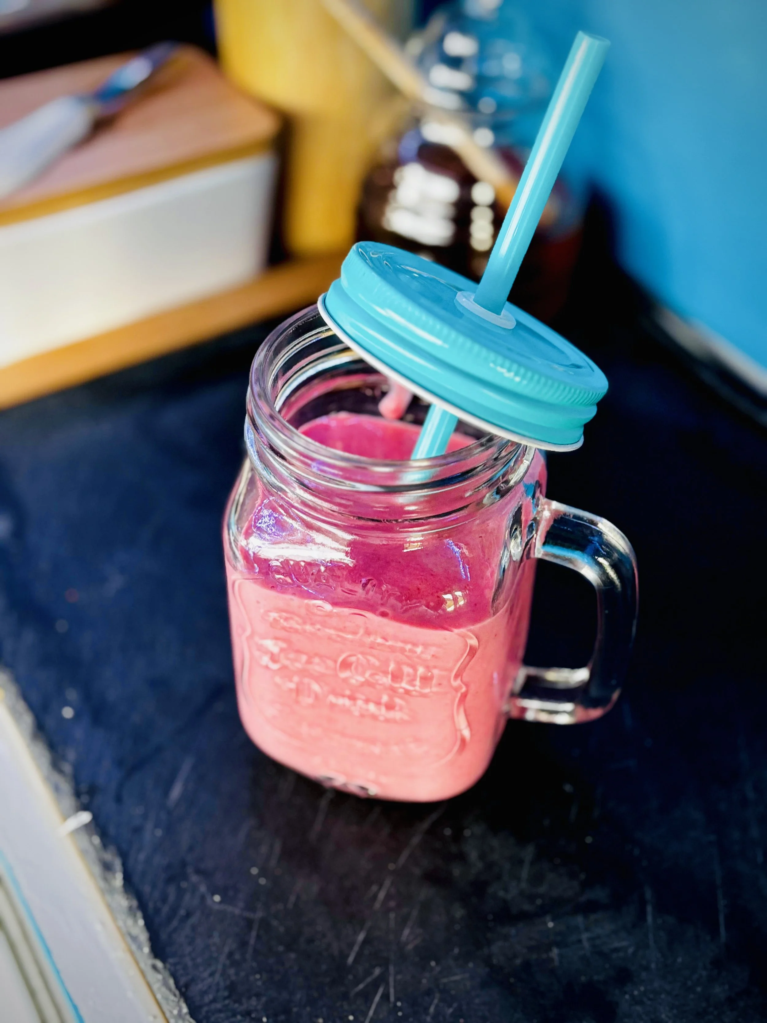 Carioca Breezy Sete Cidades: ISLAND SMOOTHIE. Made with frozen fruit from Brazil or Azores.