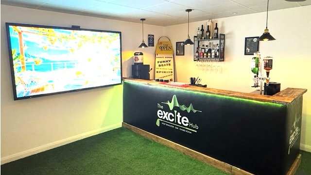Are you looking for somewhere fun to hang out this half term, play some indoor golf ⛳️ and some pool 🎱 

Here at The Excite Hub, we have a lovely indoor venue available to hire for you and your friends from anything from one hour to half a day for s