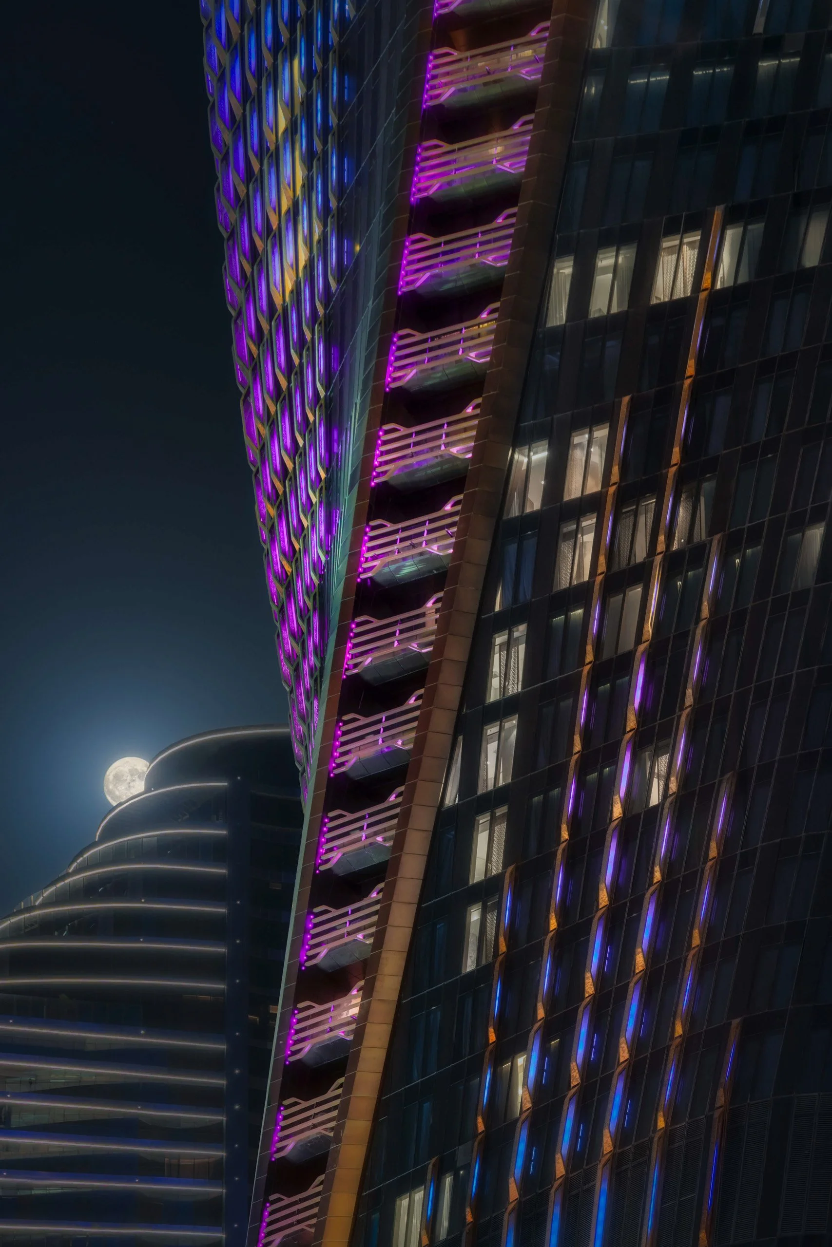 wasl-tower-dubai-night-arup-lighting-ceramic-facade-sarab.jpg