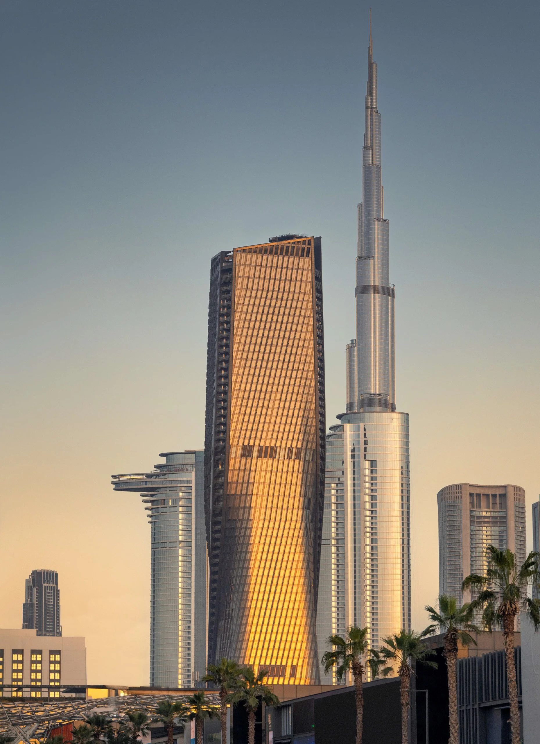 wasl-tower-burj-khalifa-dubai-golden-facade-sarab-ahmad-alnaji.jpg