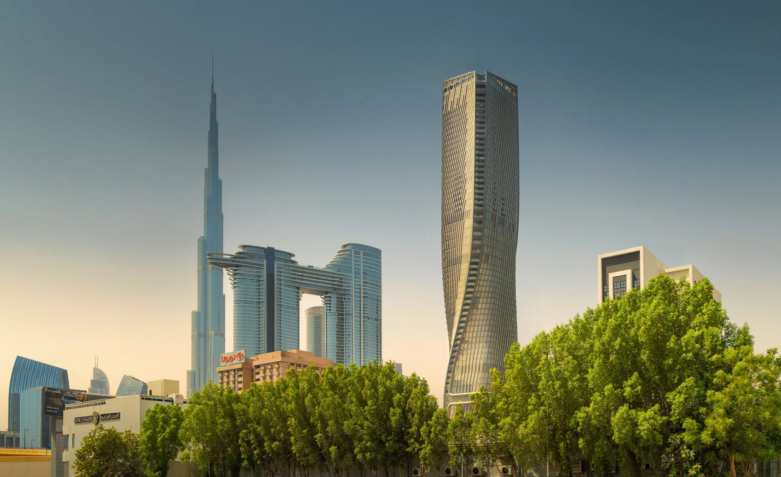 wasl-tower-daylight-landscape-dubai-skyline-burj-khalifa-uns-sarab-ahmad-alnaji.jpg